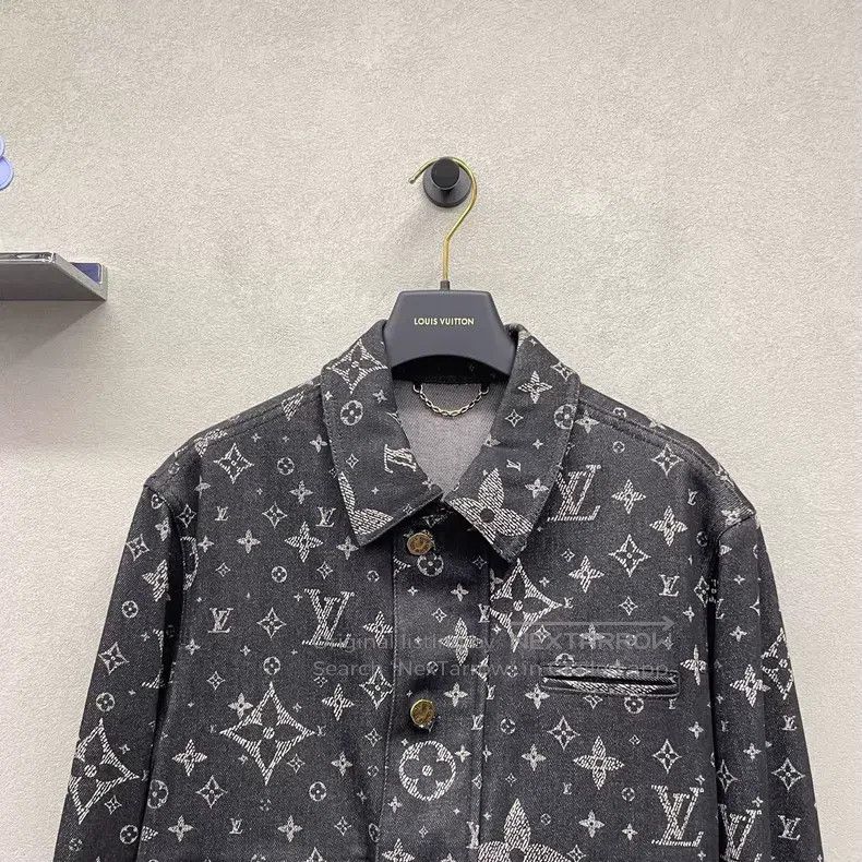 Louis Vuitton Louis Vuitton Gypsophila paniculata Black Burst Logo Full Size US S / EU 44-46 / 1 - 4 Thumbnail