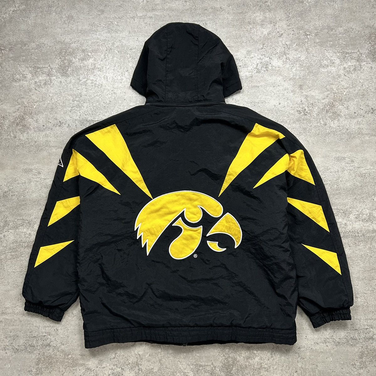 Apex One × NCAA × Vintage VTG 90s IOWA HAWKEYES APEX ONE PUFFER JACKET HOODIE SIZE L Size US L / EU 52-54 / 3 - 1 Thumbnail