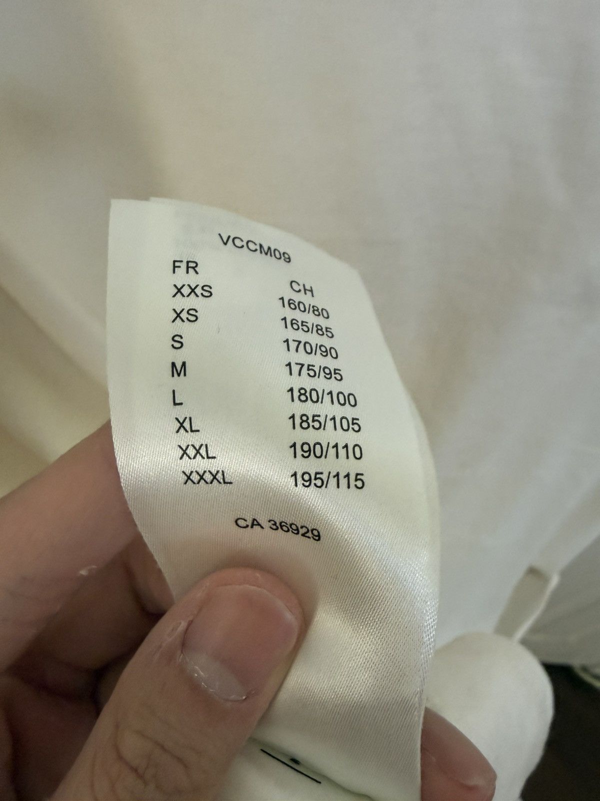 Louis Vuitton Louis Vuitton Embossed T Shirt Size US XL / EU 56 / 4 - 18 Thumbnail