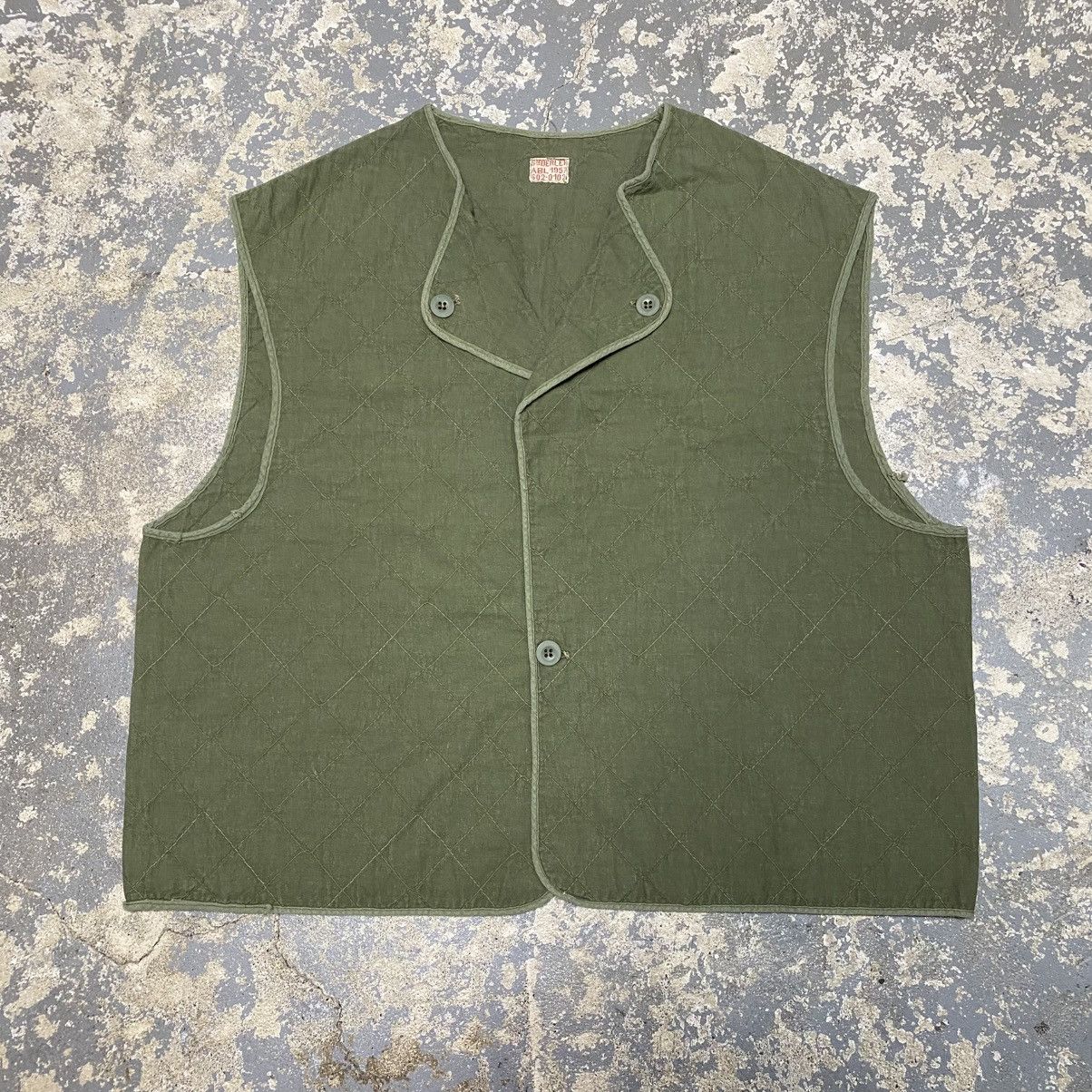 Japanese Brand × Vintage True Vintage Green Quilted British Military Vest Size US M / EU 48-50 / 2 - 1 Thumbnail