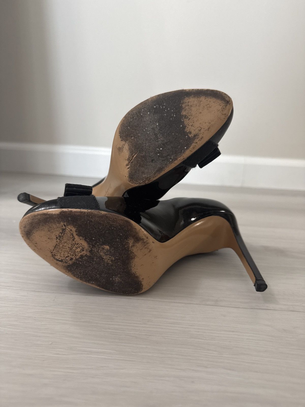 Salvatore Ferragamo Salvatore Ferragamo Black Leather Vara Bow Pumps Size 37 Size US 7 / IT 37 - 6 Thumbnail