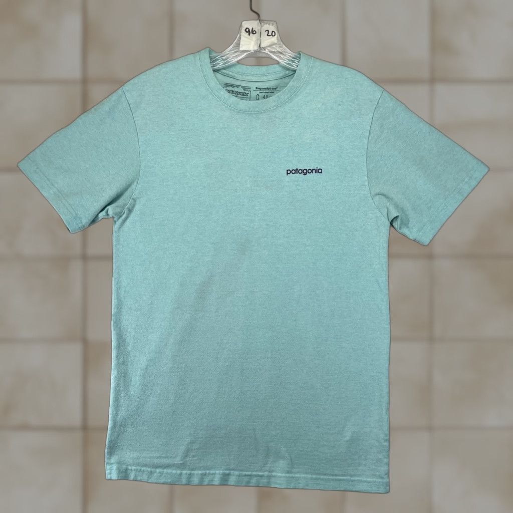 Patagonia Patagonia T-Shirt Shirt Men Small Short Sleeve Icy Blue Mountain Graphic Responsibili-Tee Crew Neck Size US S / EU 44-46 / 1 - 1 Thumbnail