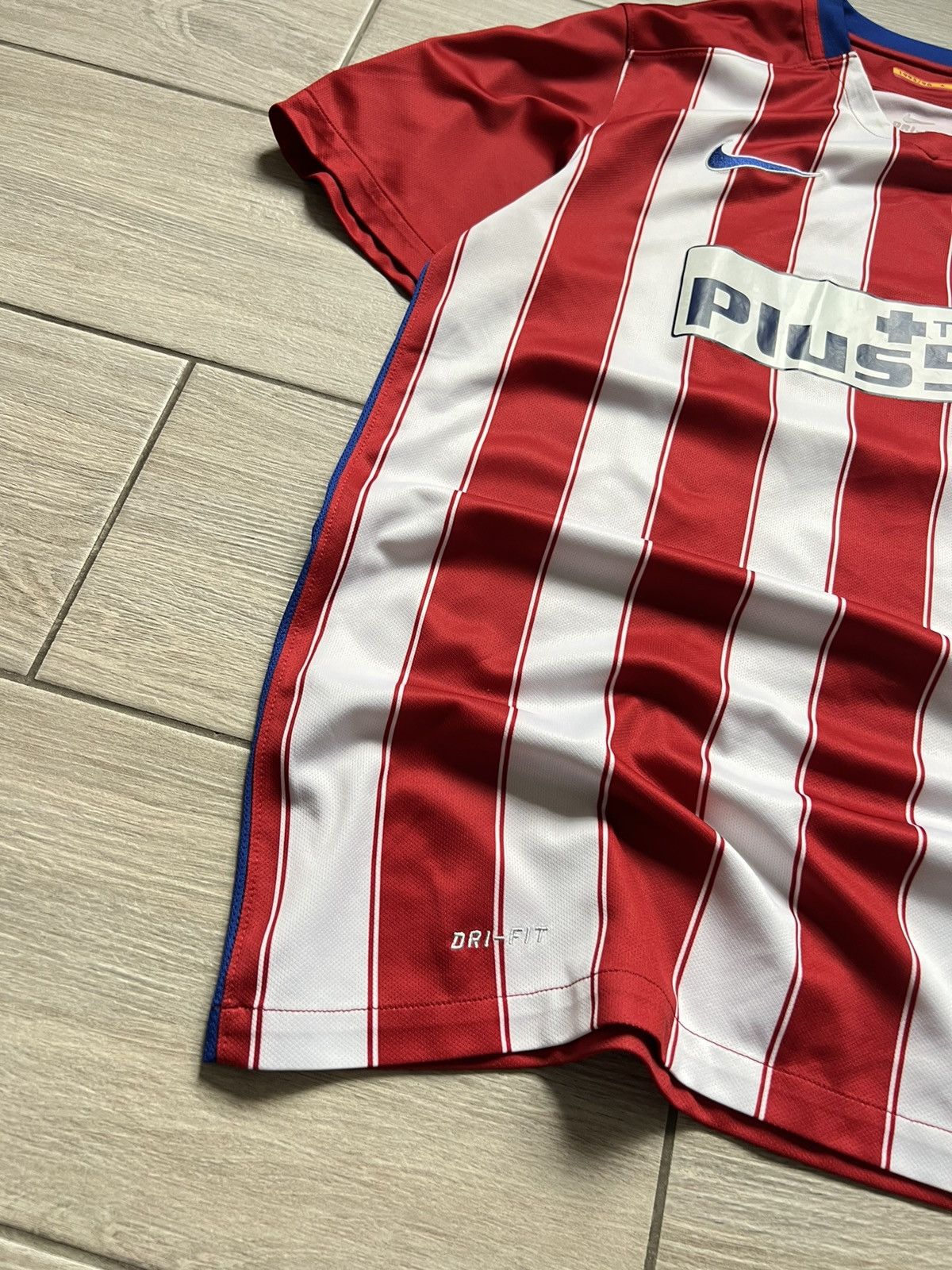 Nike Nike ATLETICO MADRID 2016 2017 HOME SOCCER SHIRT JERSEY Size US L / EU 52-54 / 3 - 10 Thumbnail