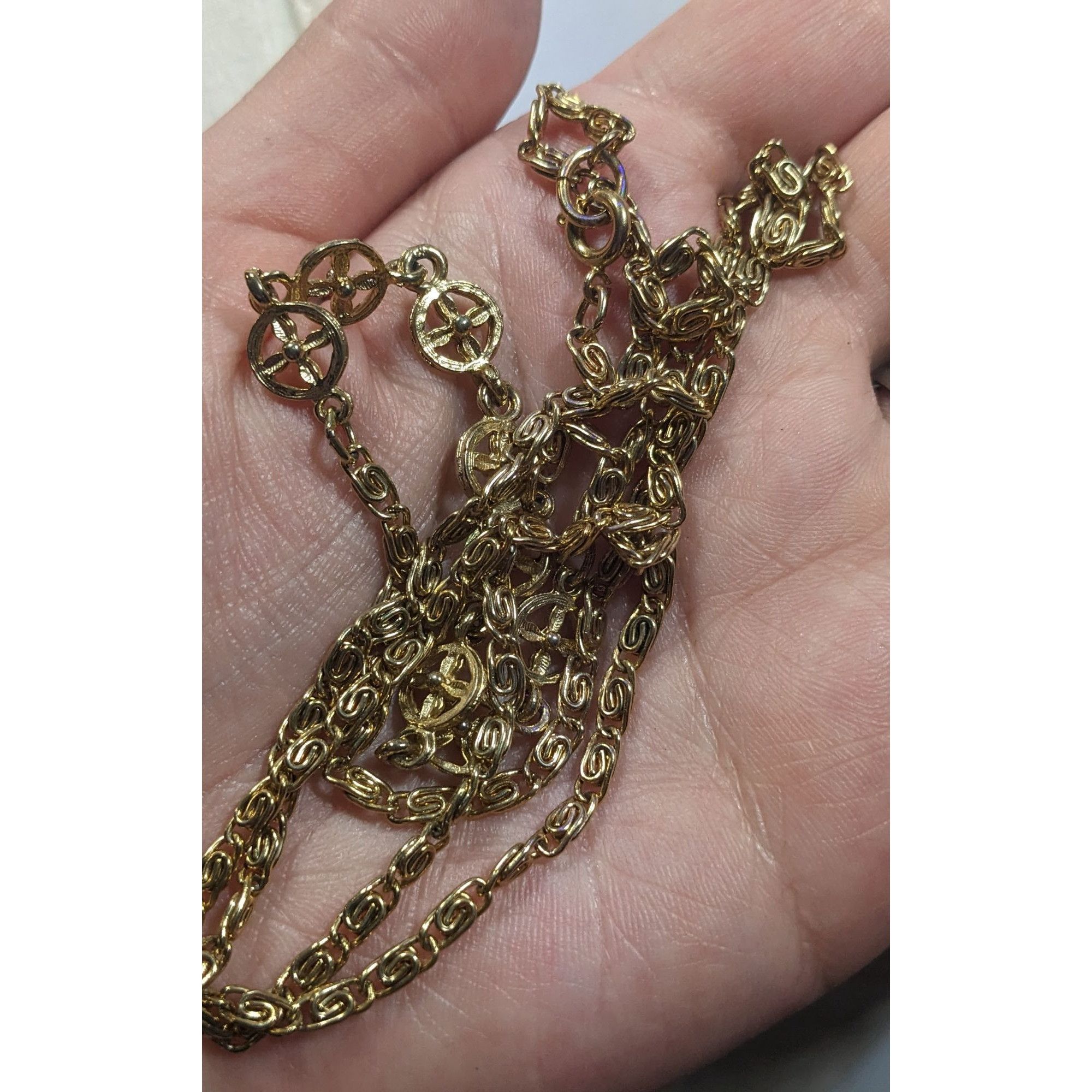 Other Classic Snail Chain Gold Tone With Floral Charm Accents Size ONE SIZE - 4 Thumbnail