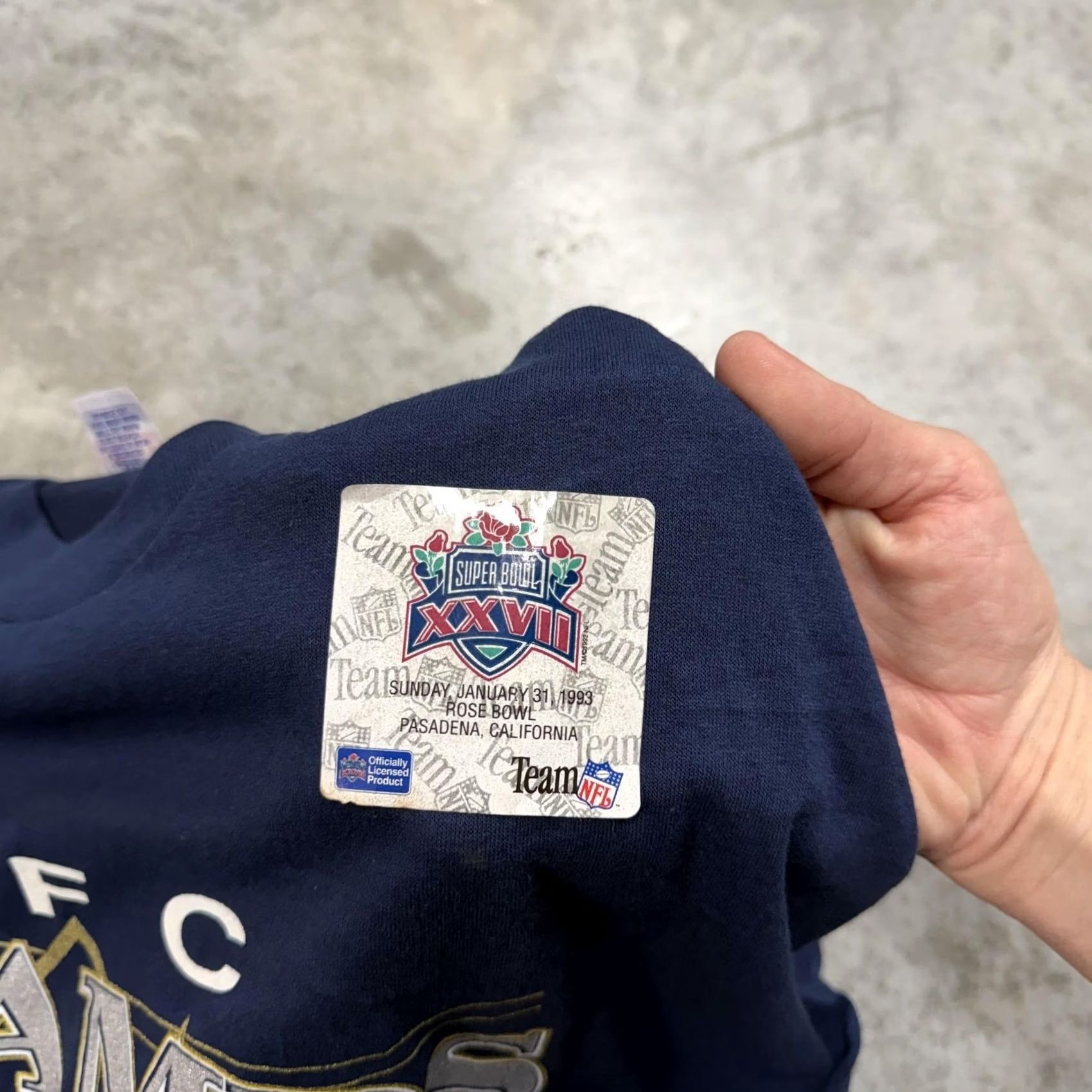 Vintage VINTAGE Dallas Cowboys Shirt Mens XL Blue NFC Champs Trench 90s Tee Short Sleeve Crew Neck Graphic Print NFL Stadium Size US XL / EU 56 / 4 - 4 Thumbnail