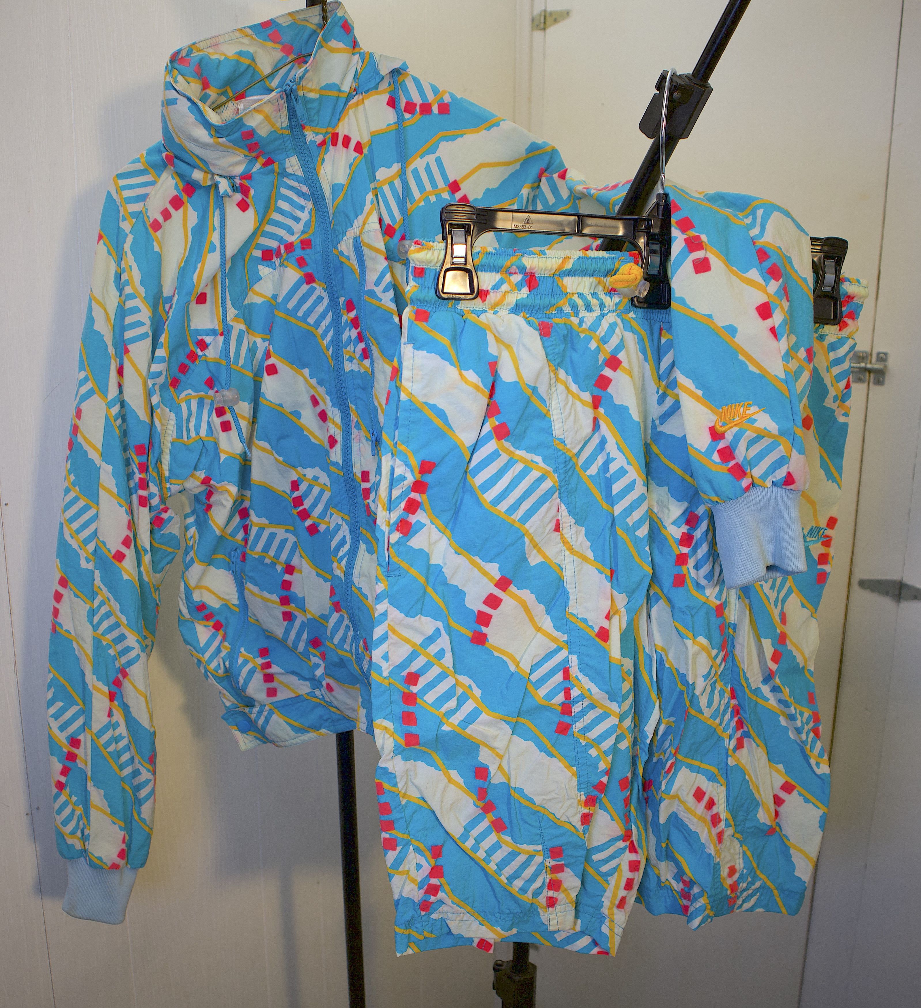 Nike Nike Jacket and Shorts Set [90's] Size M / US 6-8 / IT 42-44 - 1 Thumbnail