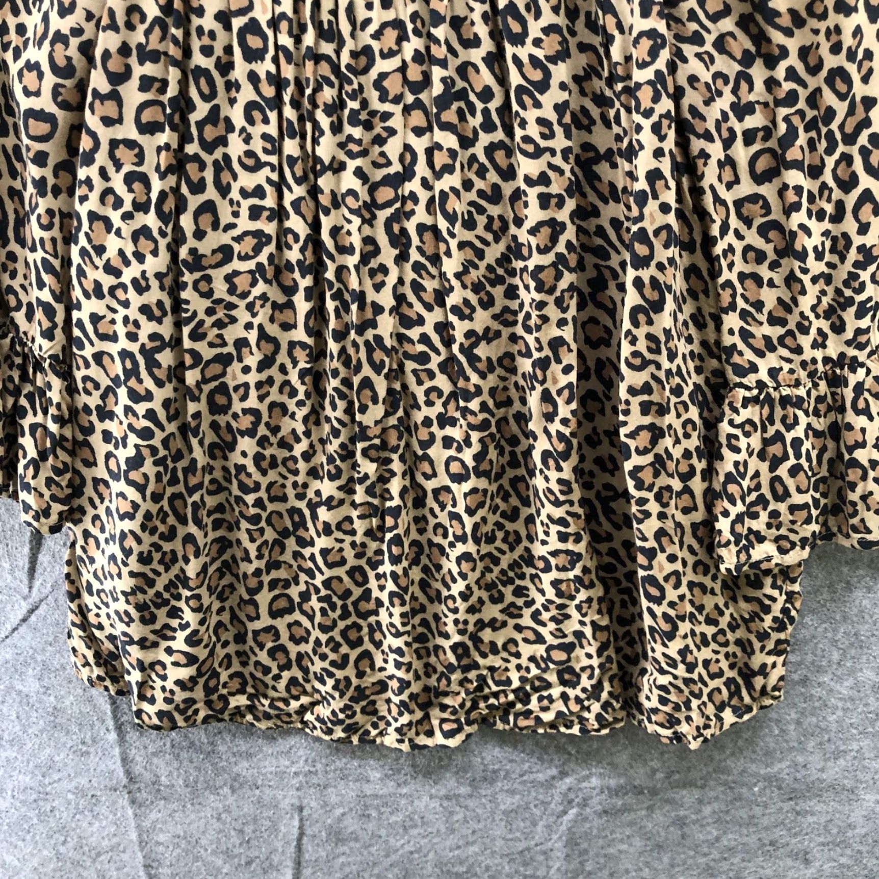 Vintage Beach Lunch Lounge Leopard Print Top Womens L 3/4 Sleeve Ruffle Smocked Peasant Blouse Beige Size L / US 10 / IT 46 - 4 Thumbnail