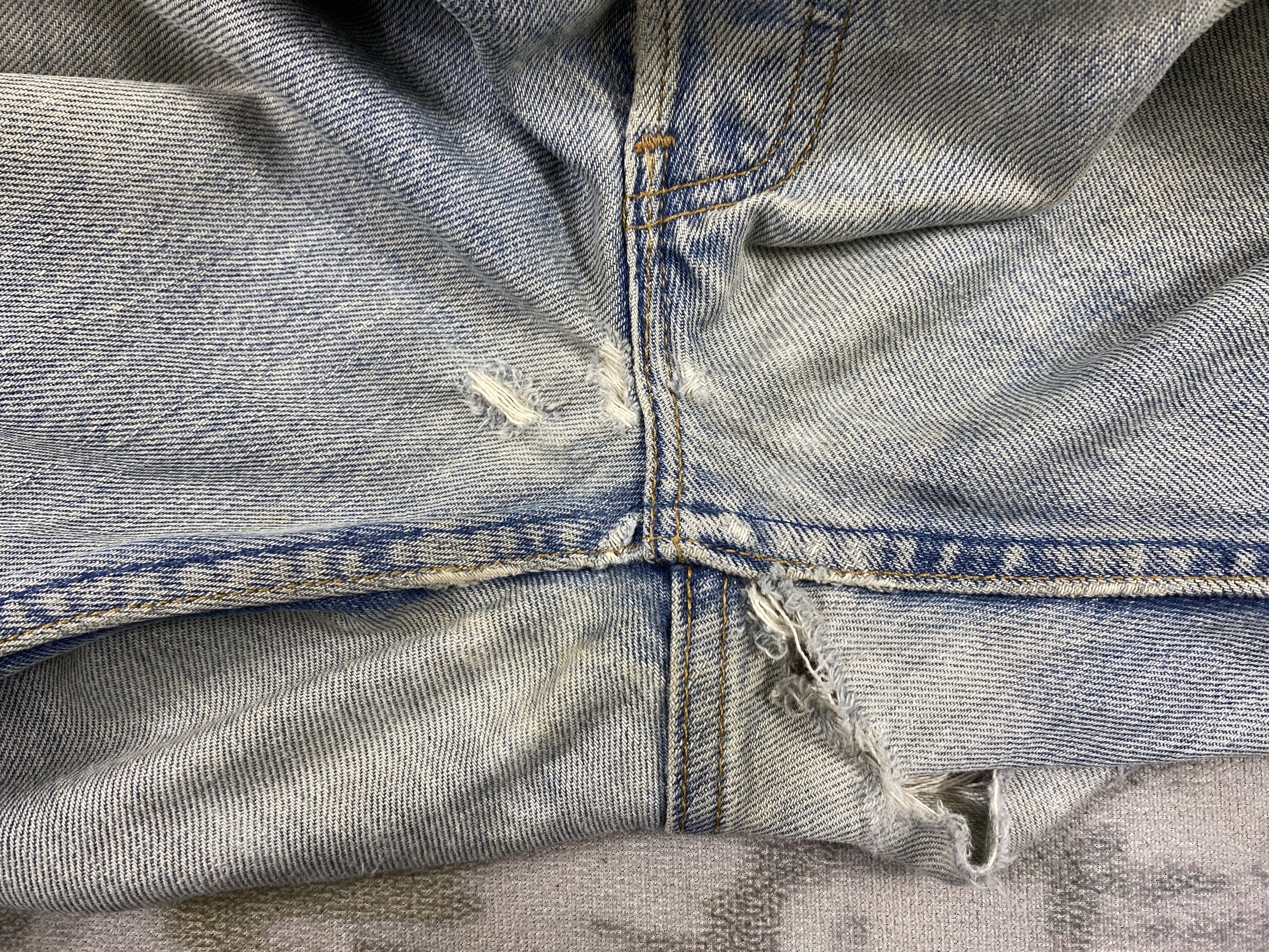 Levi's Distressed Blue Vintage 501 Levi's Jeans 31x33 Denim JN3457 Size US 31 - 12 Thumbnail