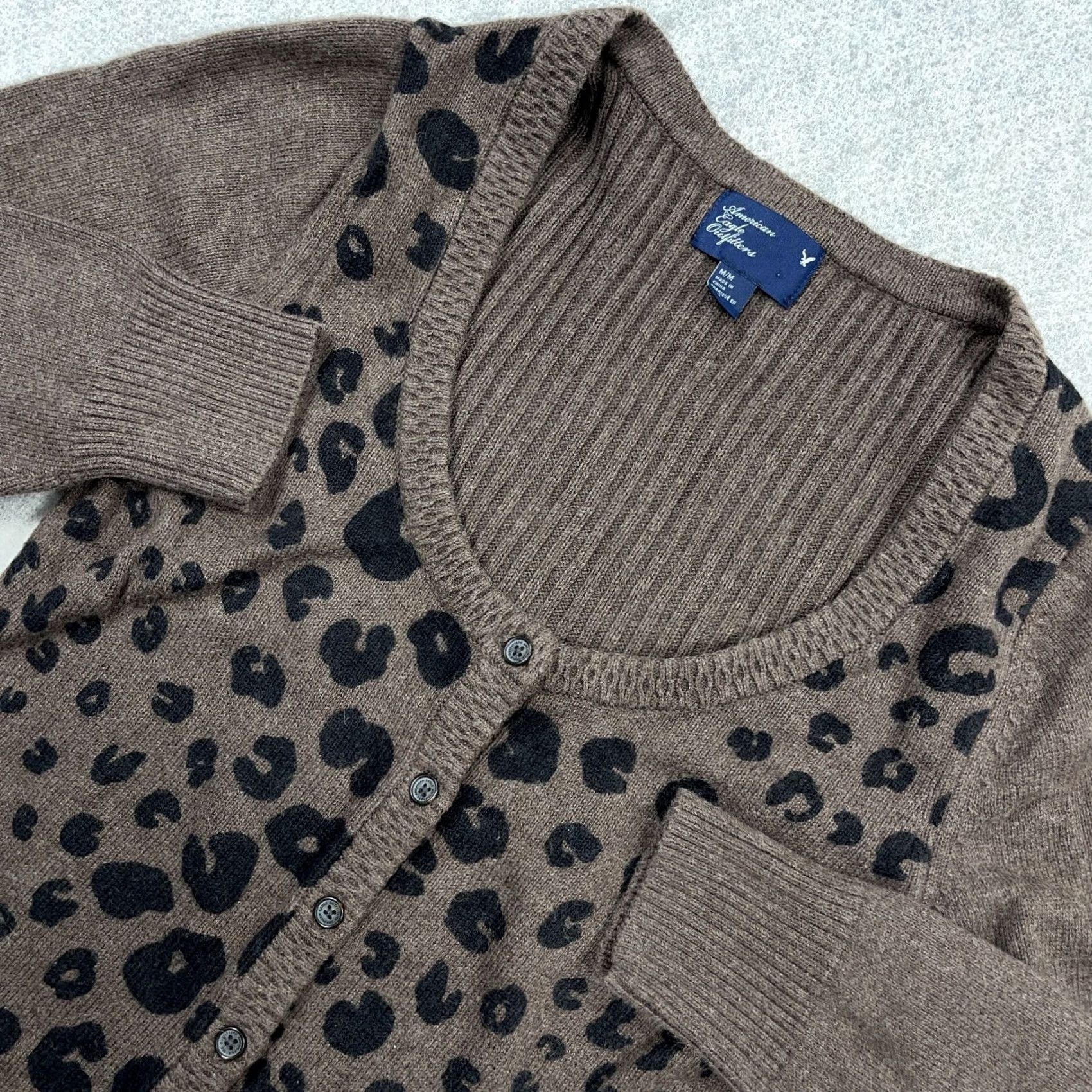 American Eagle Outfitters Vintage American Eagle Sweater Women Medium Leopard Cheetah Y2K Cardigan Bella Size M / US 6-8 / IT 42-44 - 2 Thumbnail