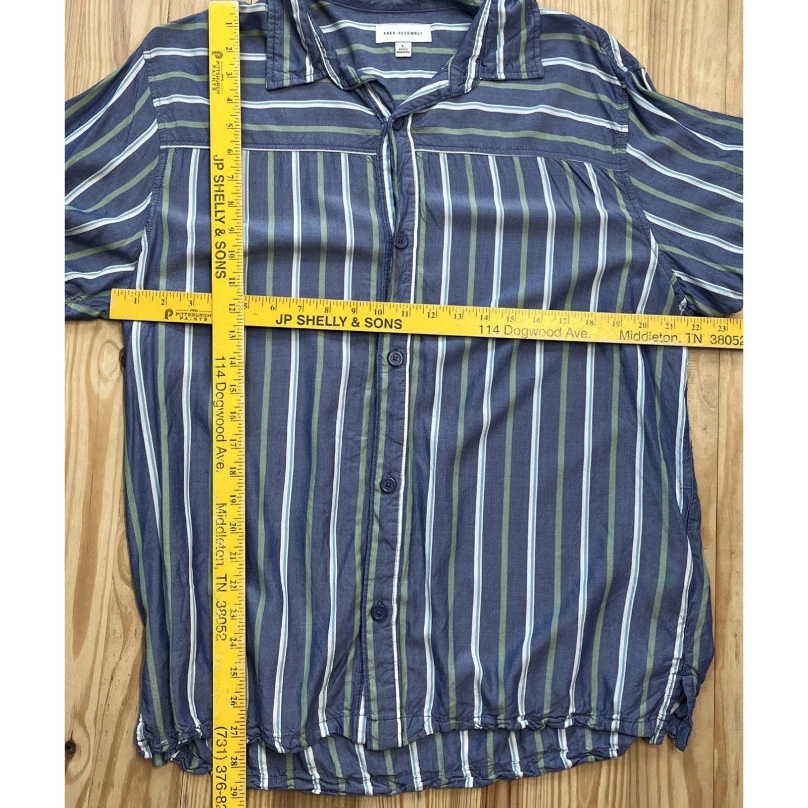 Other Free Assembly mens button down shortsleeve shirt sz L Size US L / EU 52-54 / 3 - 6 Thumbnail