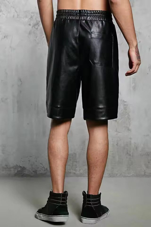 Japanese Brand Avant-Garde Black PU Leather Drawstring Streetwear Shorts Size US 36 / EU 52 - 2 Thumbnail