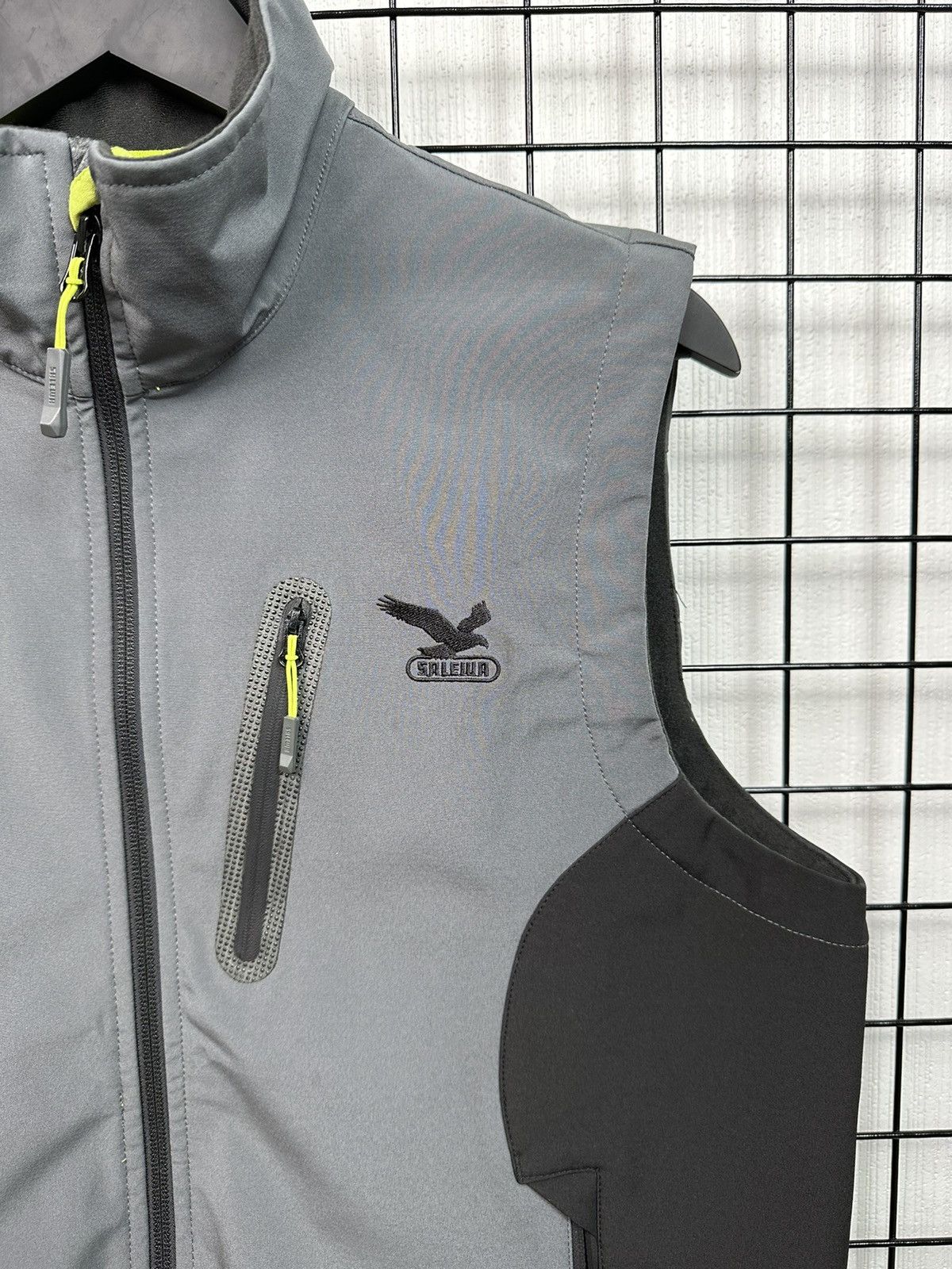 SALEWA Salewa windbreak Vest Size M Men Grey Black Size US M / EU 48-50 / 2 - 5 Thumbnail