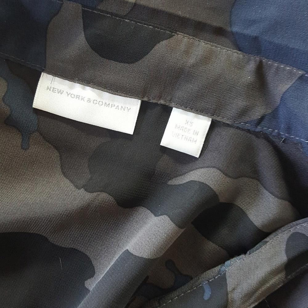 Designer Navy Black Camo NY&C Sheer Button Down Blouse Size XS / US 0-2 / IT 36-38 - 3 Thumbnail