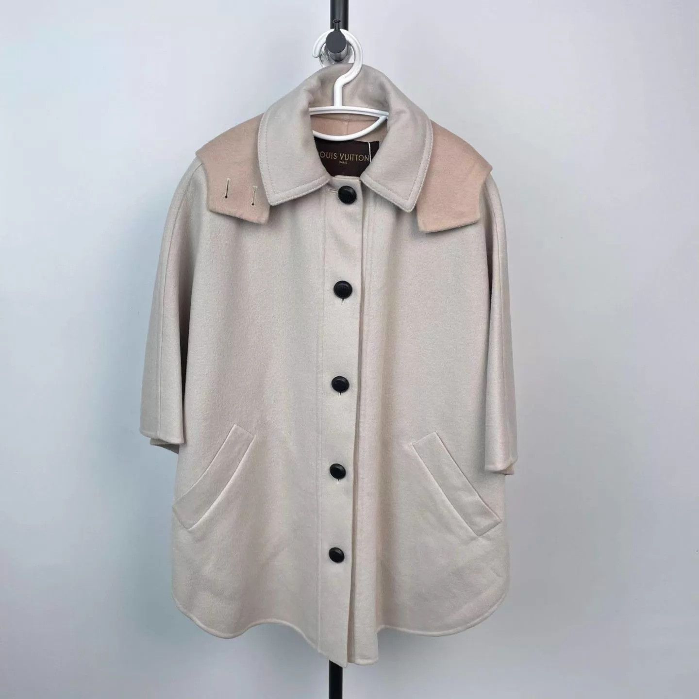 Louis Vuitton Louis Vuitton Cape Coat 34 Size XS / US 0-2 / IT 36-38 - 1 Thumbnail