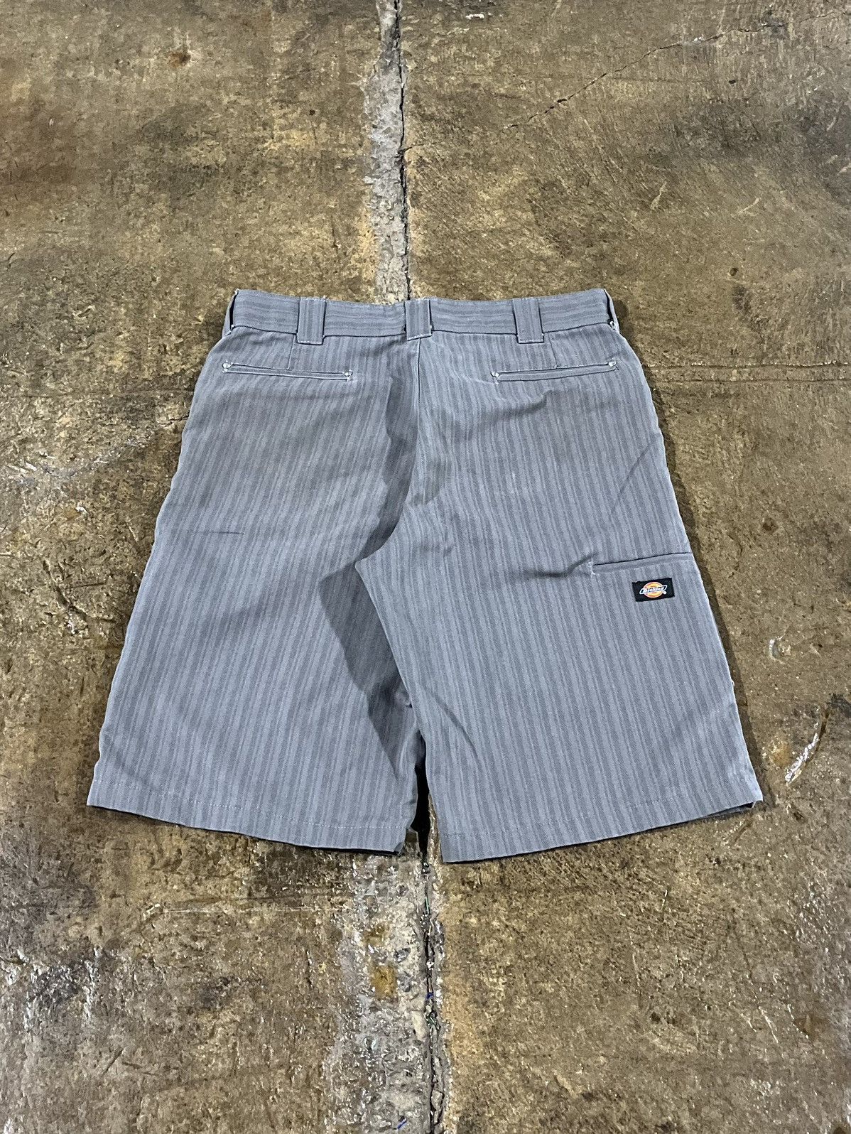 Dickies × Vintage Crazy Vintage Y2K Dickies Shorts Baggy Workwear Skater Size US 34 / EU 50 - 1 Thumbnail