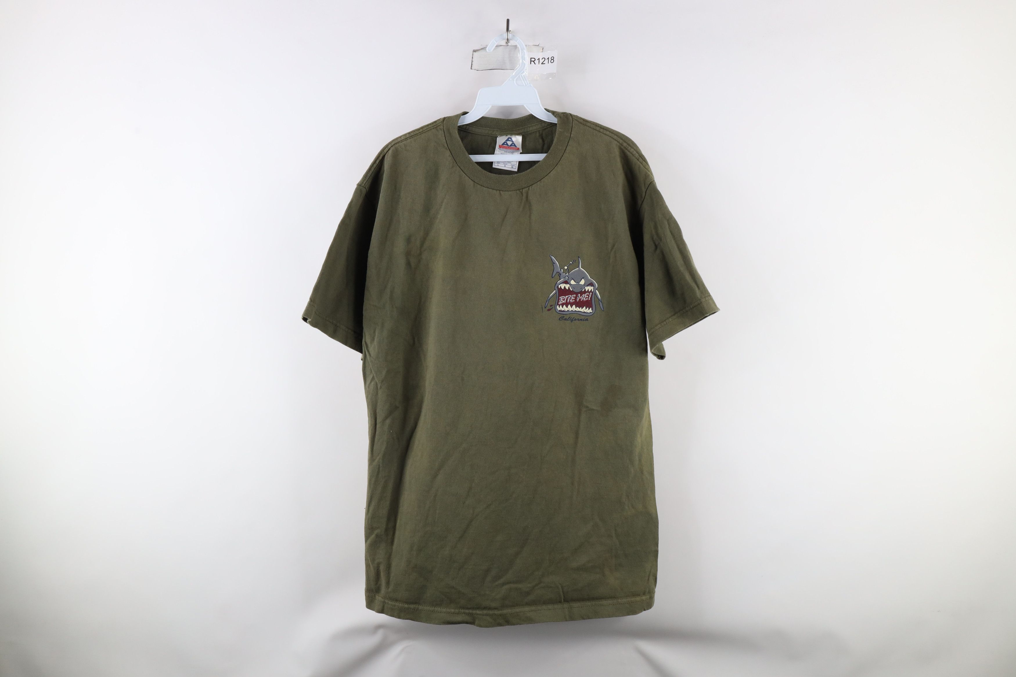 Vintage Vintage 90s Streetwear Out Bite Me Shark California T-Shirt Size US L / EU 52-54 / 3 - 1 Thumbnail