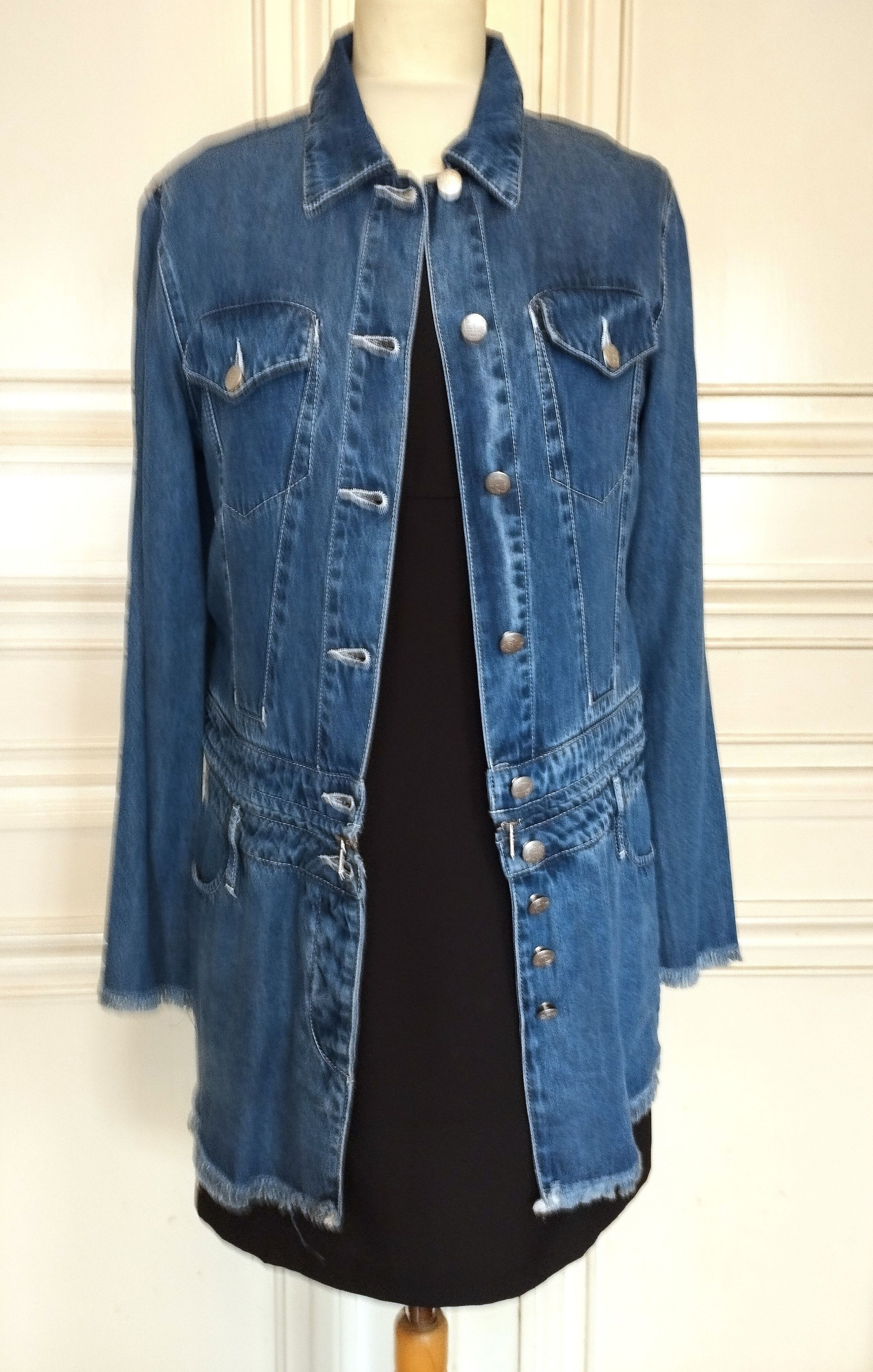 Jean Paul Gaultier Jean Paul Gaultier 4 piéces en 1 Collector T M Size M / US 6-8 / IT 42-44 - 3 Thumbnail