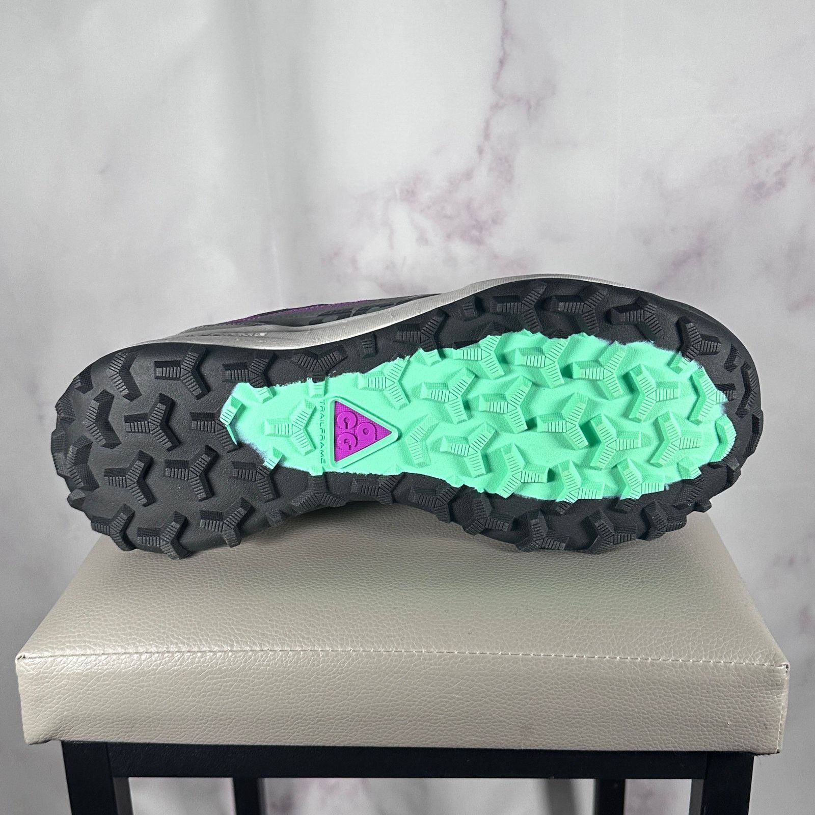 Nike ACG Lowcate Smoke Grey Vivid Purple Size US 10.5 / EU 43-44 - 11 Thumbnail