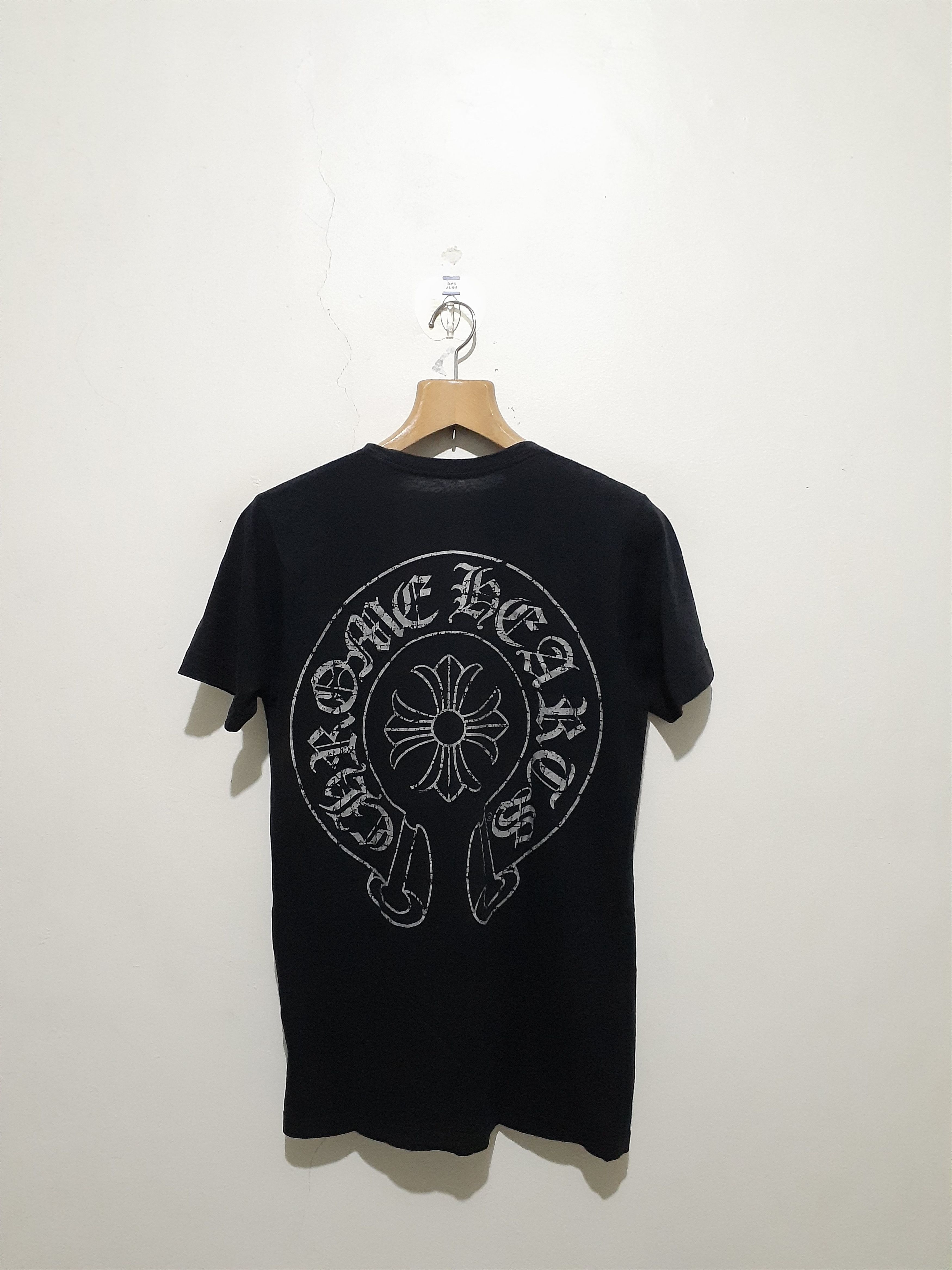 Image of Chrome Hearts Horse Shoe Cross Pocket Tee in Black, Men's (Size Small)