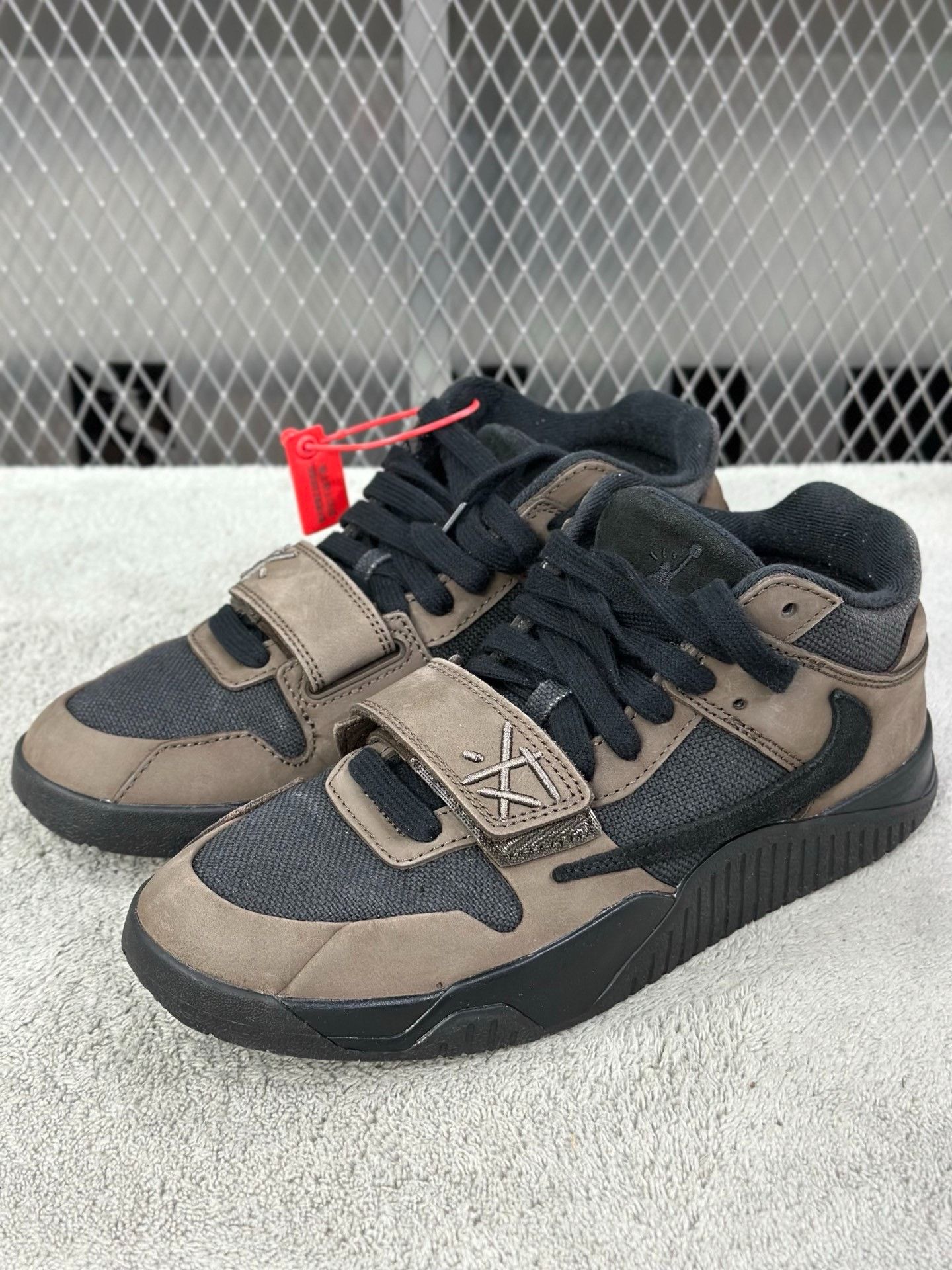 Nike Nike Black Lowtop Sneakers 42 Men Size US 9 / EU 42 - 1 Thumbnail
