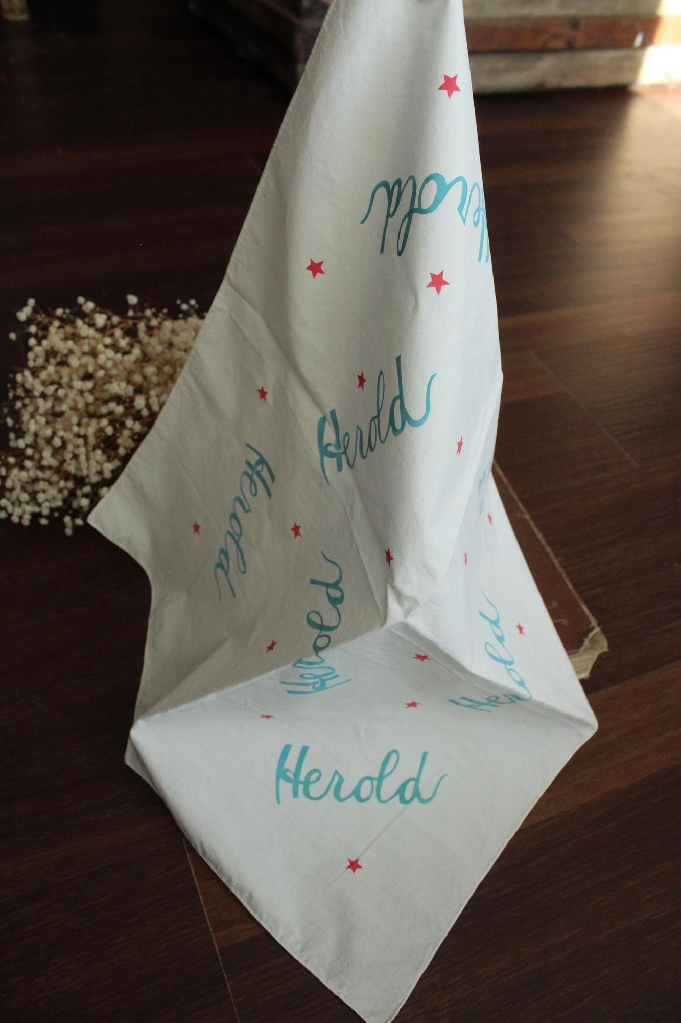Vintage Vintage 1950s Men's Handkerchief, Herold White Cotton with B Size ONE SIZE - 10 Thumbnail