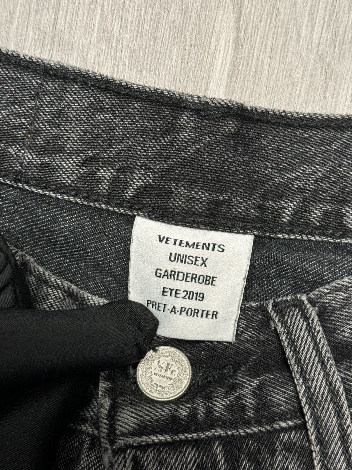 Levi's × Vetements SS19 Vetements x Levi’s Reconstructed Denim Cargo Pants Size US 32 / EU 48 - 6 Thumbnail