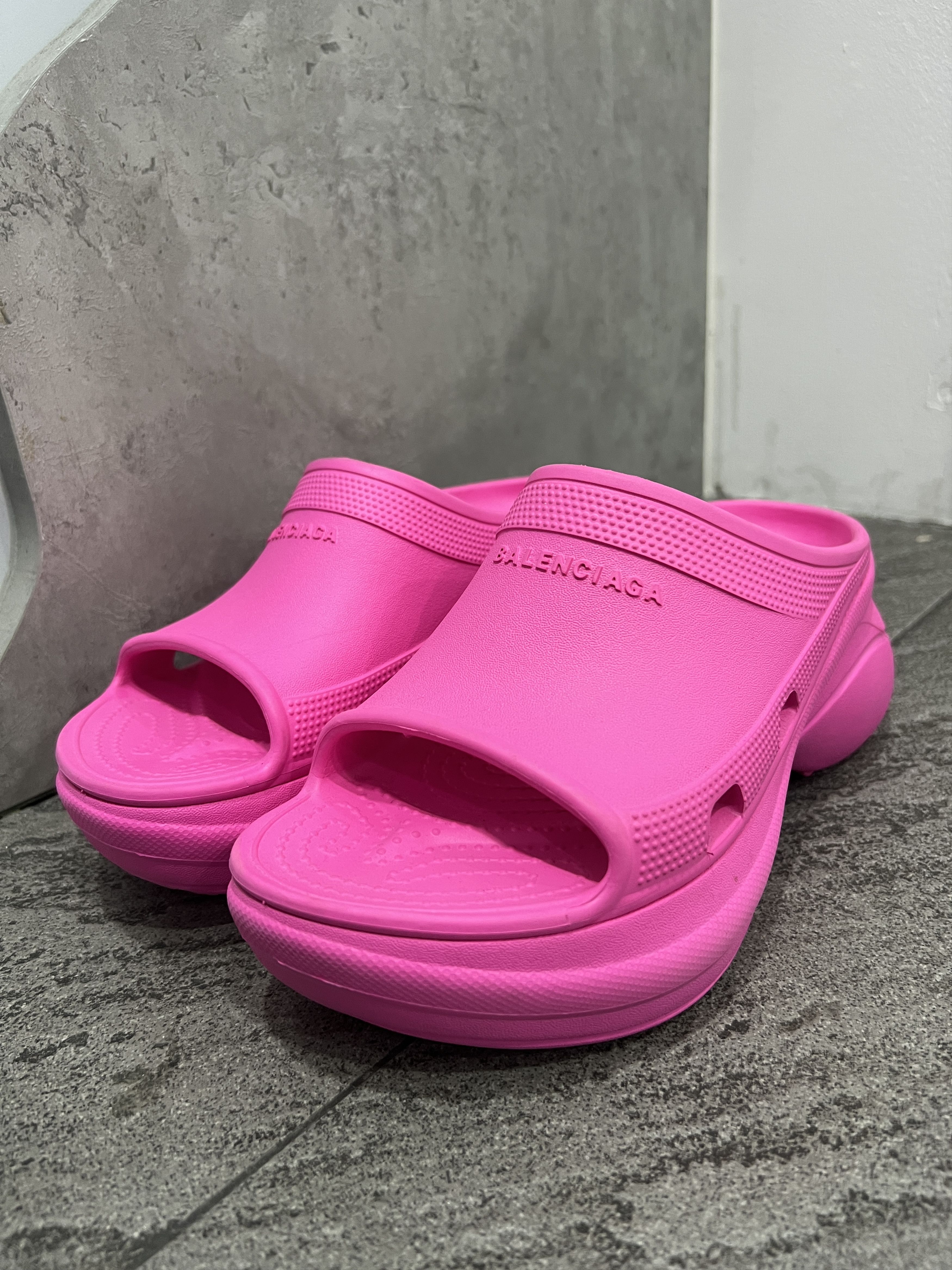 Balenciaga × Crocs Balenciaga X Crocs Platform Slide Pink EU38 Size US 8 / IT 38 - 2 Thumbnail
