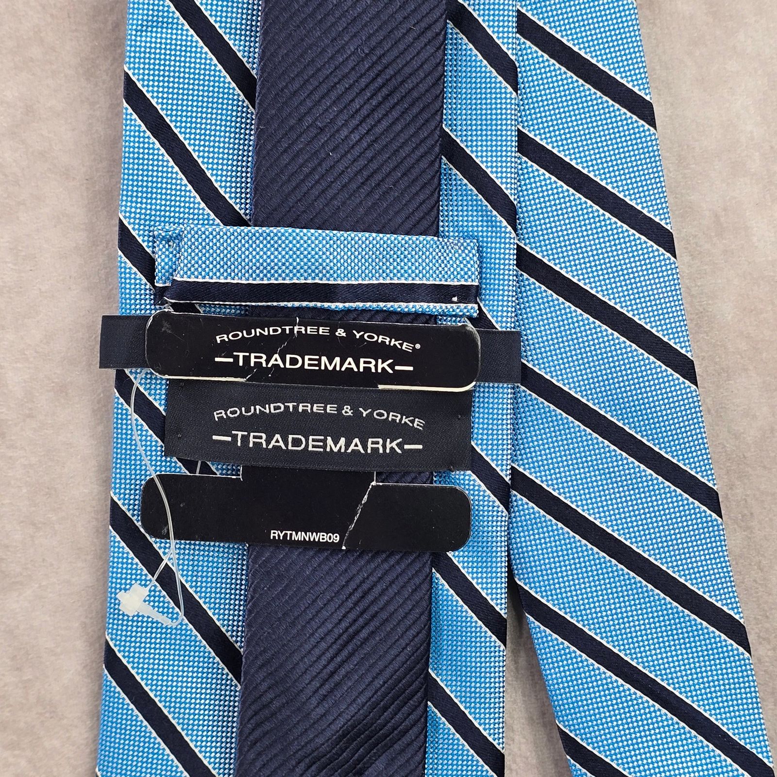 Roundtree & Yorke Roundtree & Yorke Trademark Blue Stripe 100% Silk Neck Tie Size 30 - 4 Thumbnail