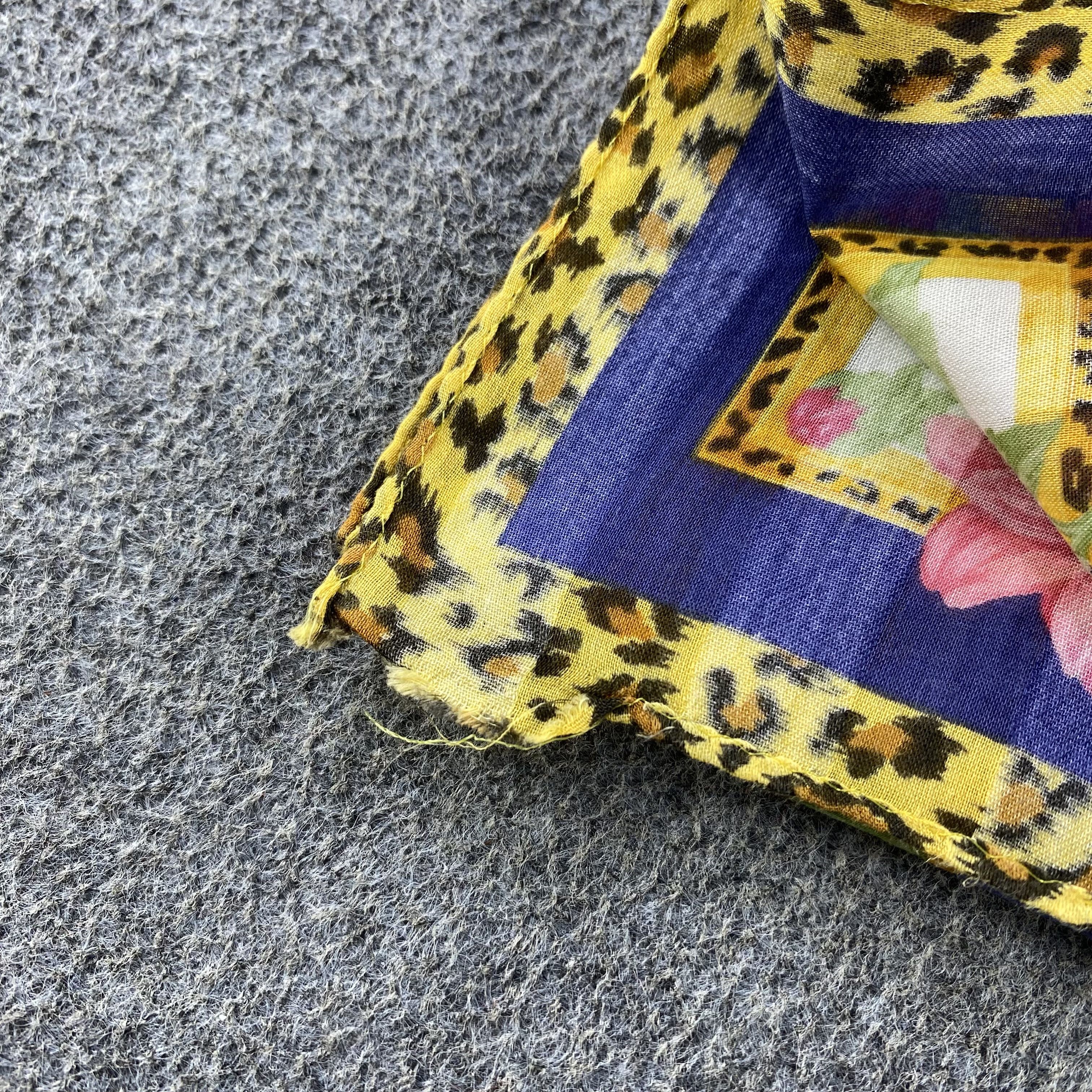 Vintage Christian Dior Handkerchief/Neckerchief/Bandana HC592 Size ONE SIZE - 5 Thumbnail