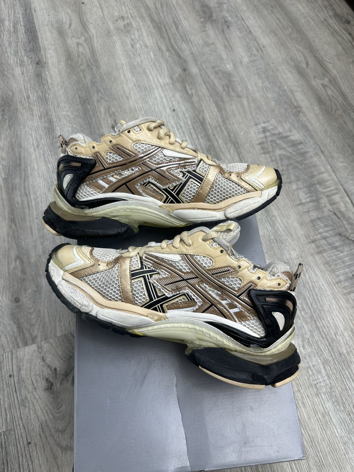 Balenciaga Balenciaga Runner Beige Black Silver Size US 9 / EU 42 - 3 Thumbnail