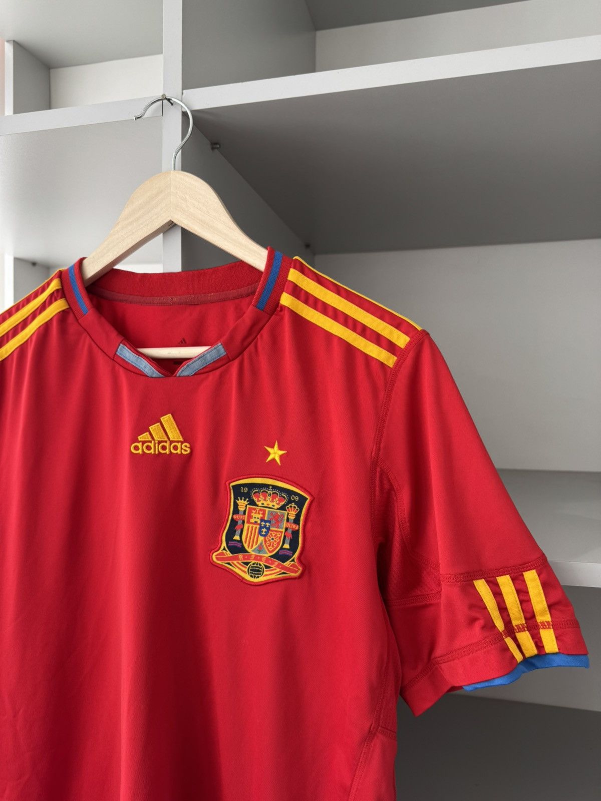 Adidas × Vintage Adidas Spain 2012 2013 Soccer Vintage Uefa Jersey Size US M / EU 48-50 / 2 - 3 Thumbnail