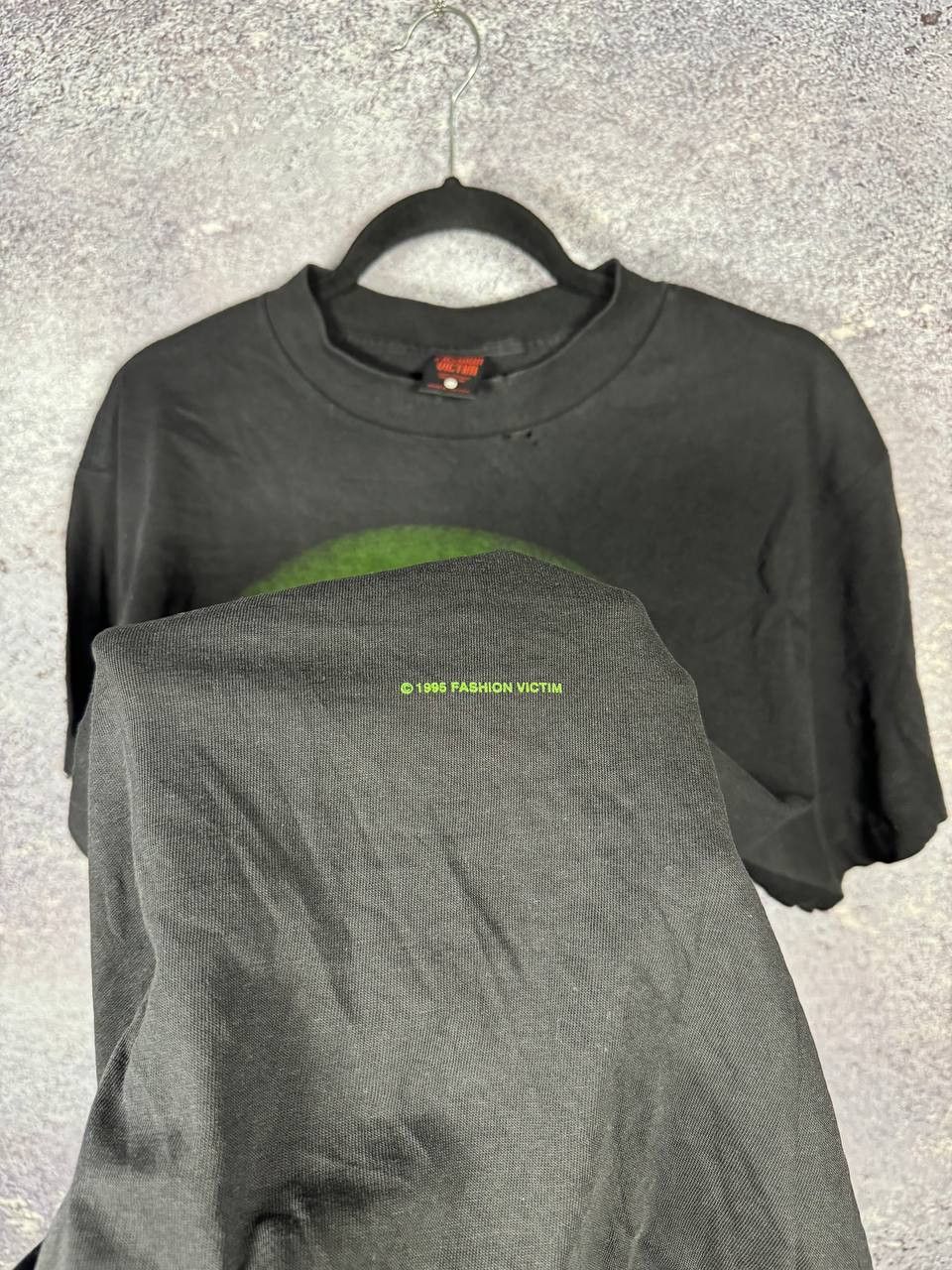Fashion Victim 90s Vintage Fashion Victim Single Stitch Green Alien Graphic Size US L / EU 52-54 / 3 - 13 Thumbnail