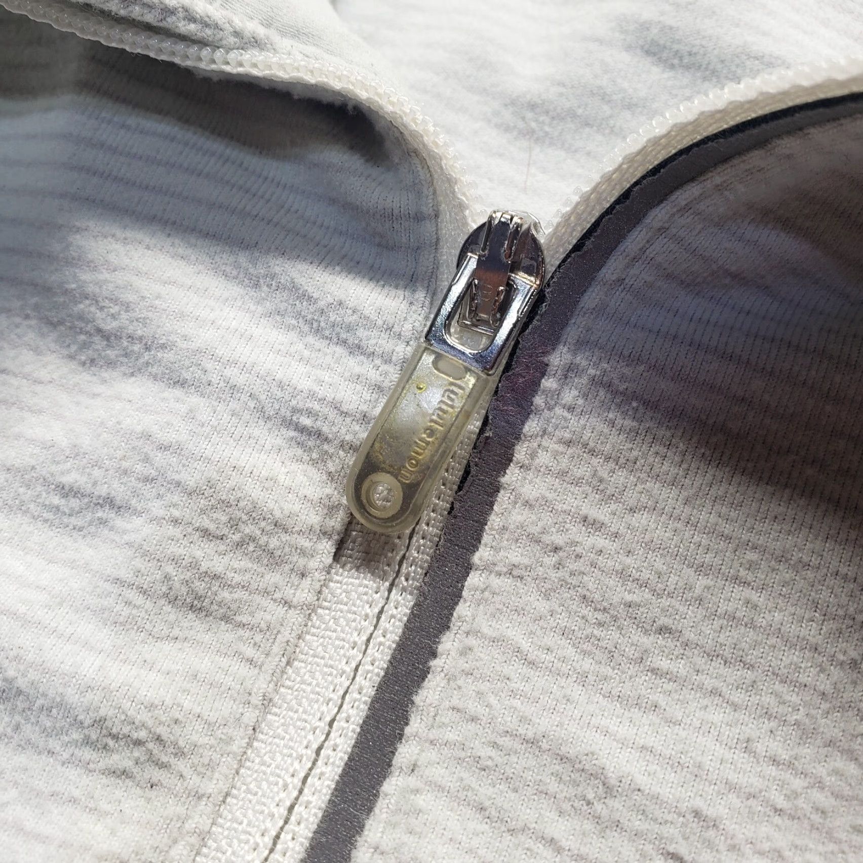 Lululemon Lululemon Jacket Women's S Gray 1/4 Zip Long Sleeve Indoor Outdoor Casual Tech Basic Modern Jacket Size S / US 4 / IT 40 - 3 Thumbnail