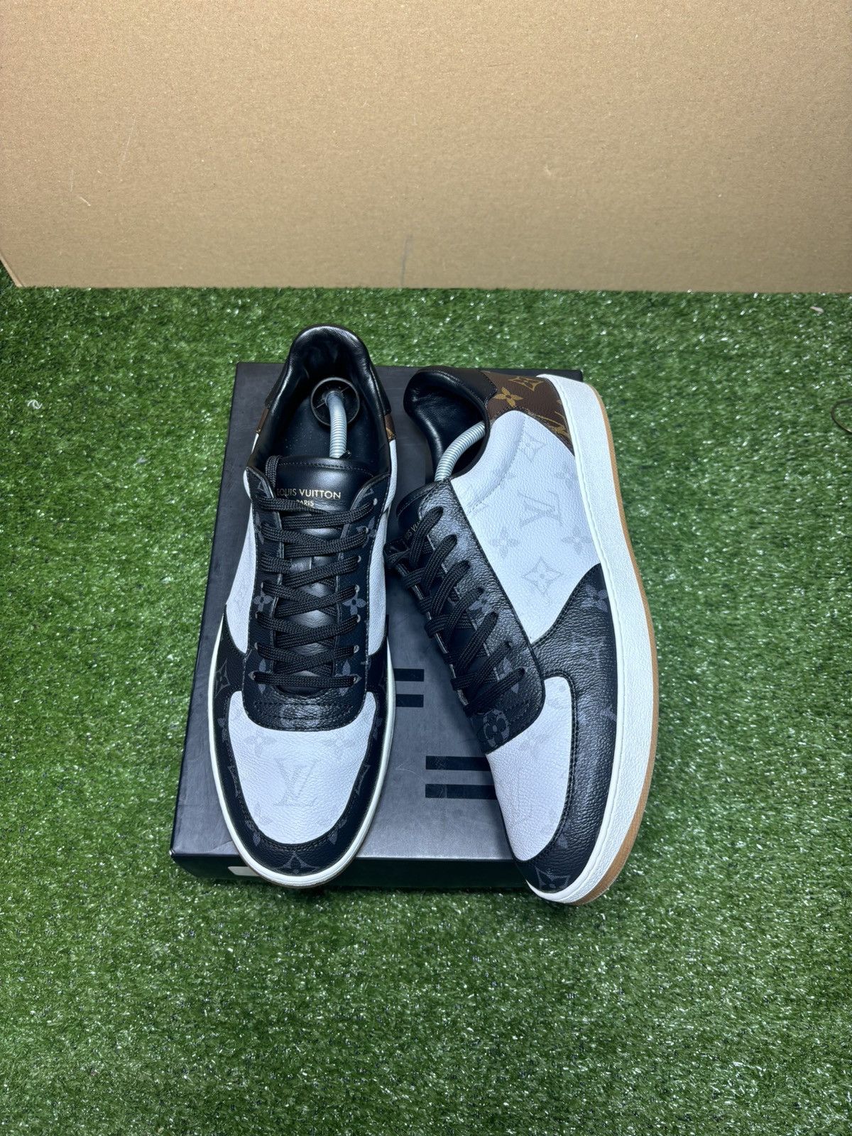 Louis Vuitton Louis Vuitton rivoli sneaker Size US 10 / EU 43 - 1 Thumbnail