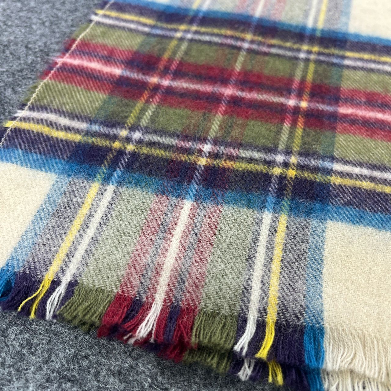 Johnstons Of Elgin × Vintage Johnstons Of Elgin Scarf / Muffler / Neckwear T684 Size ONE SIZE - 6 Thumbnail