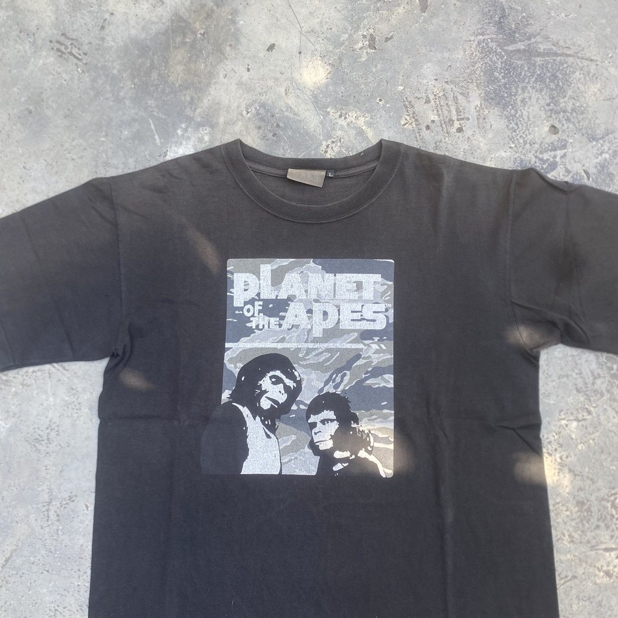 Vintage Vintage Planet Of Apes Tshirt Size US L / EU 52-54 / 3 - 3 Thumbnail