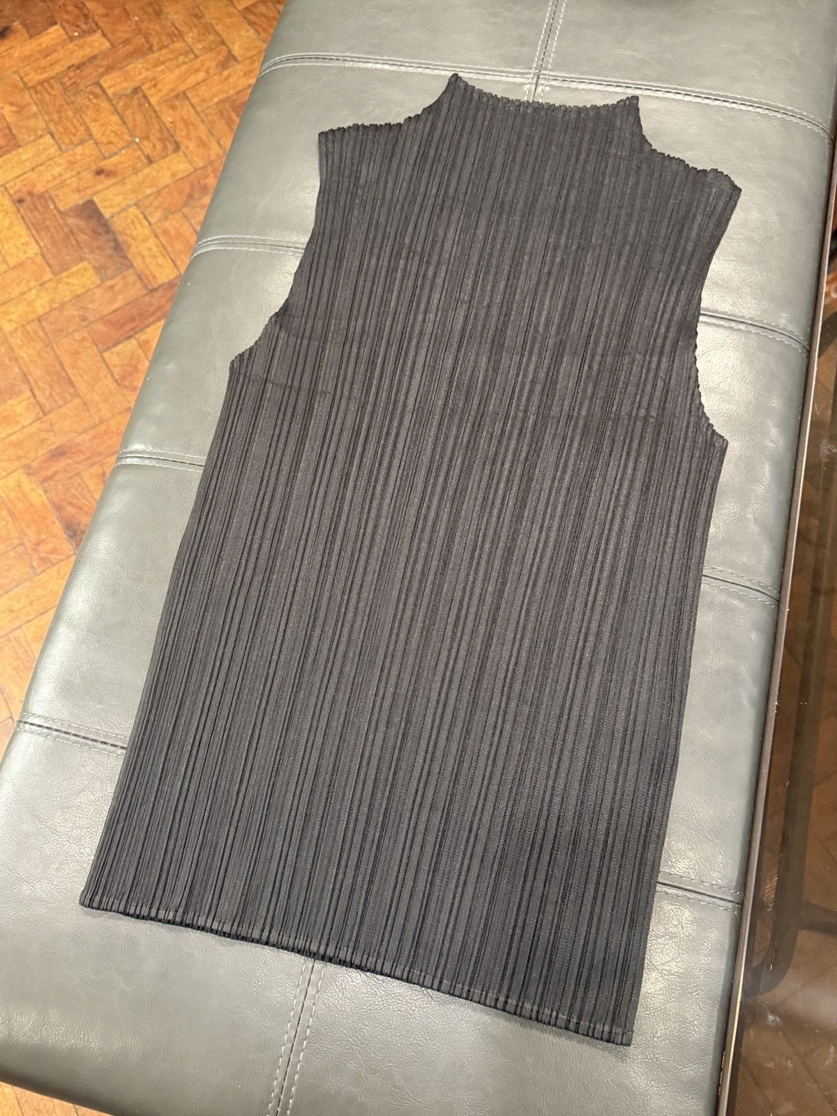 Pleats Please Issey Miyake Pleats Please Issey Miyake Basics Roll Neck Black Vest Size M / US 6-8 / IT 42-44 - 2 Thumbnail