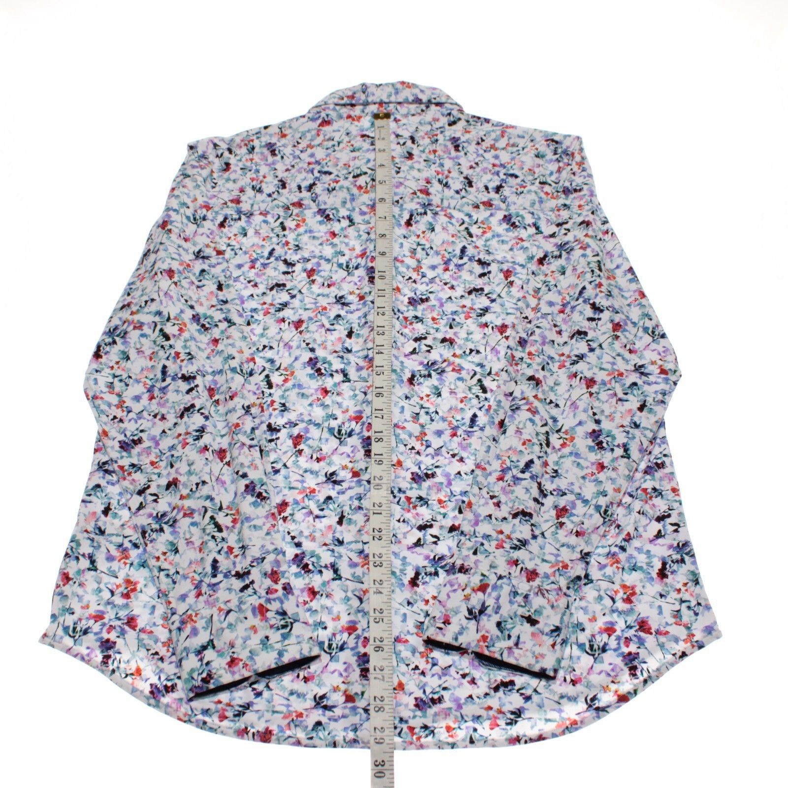 Robert Graham Robert Graham New with tags Shirt Size M US In White Size US M / EU 48-50 / 2 - 9 Thumbnail