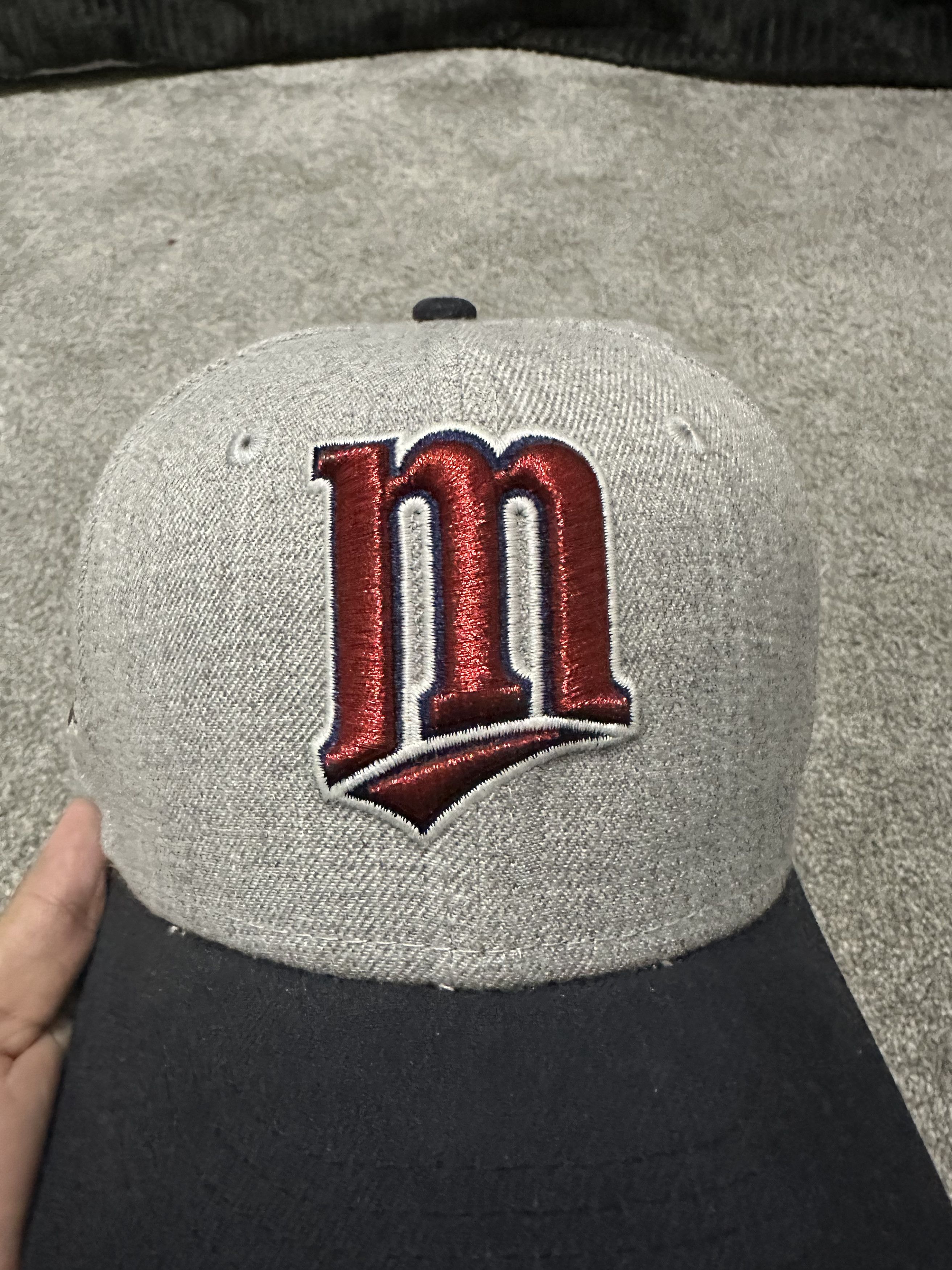 New Era Minnesota Twins “M” Logo Gray/Black Fitted – Size 7 1/4 Size ONE SIZE - 2 Thumbnail