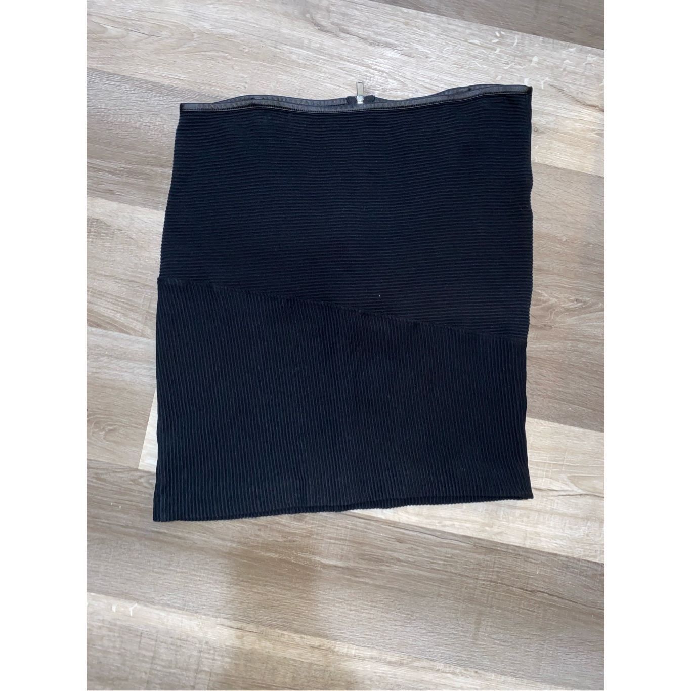 Saint Alfred Saint Tropez Black Ribbed Mini Skirt, Size Large Size 38" / US 16 / IT 52 - 1 Thumbnail