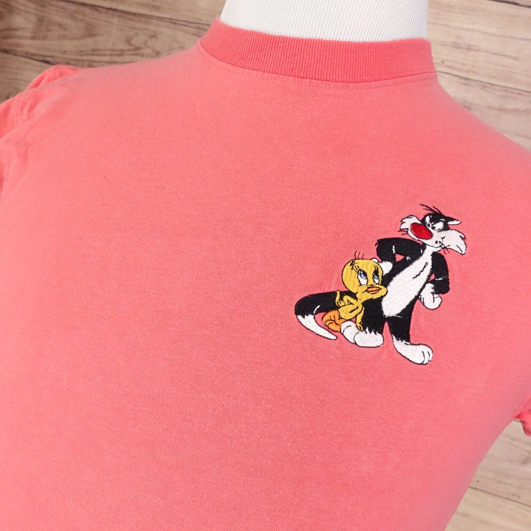 Vintage VINTAGE LOONEY TUNES 1994 TWEET SYLVESTER SHORT SLEEVE 90s TSHIRT XS (18X26.5) Size US XS / EU 42 / 0 - 2 Thumbnail