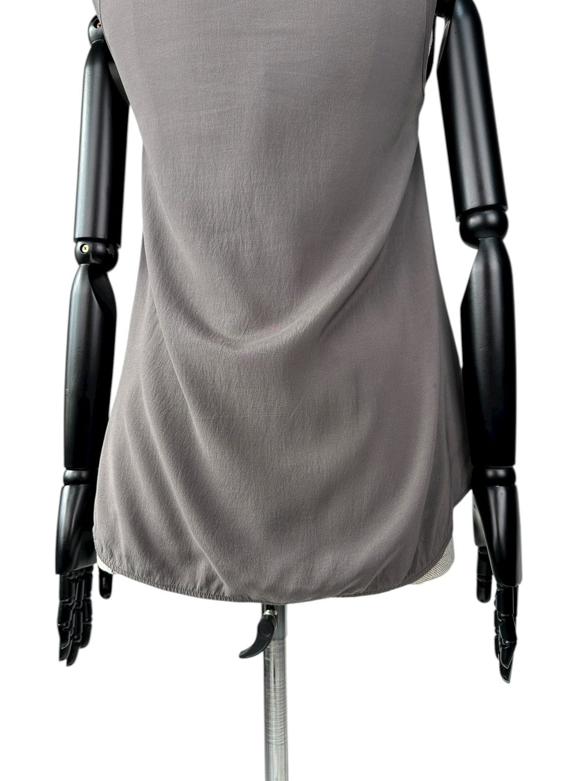 Brunello Cucinelli BRUNELLO CUCINELLI Silk Sleeveless Top V-Neck Blouse size XS Size XS / US 0-2 / IT 36-38 - 9 Thumbnail