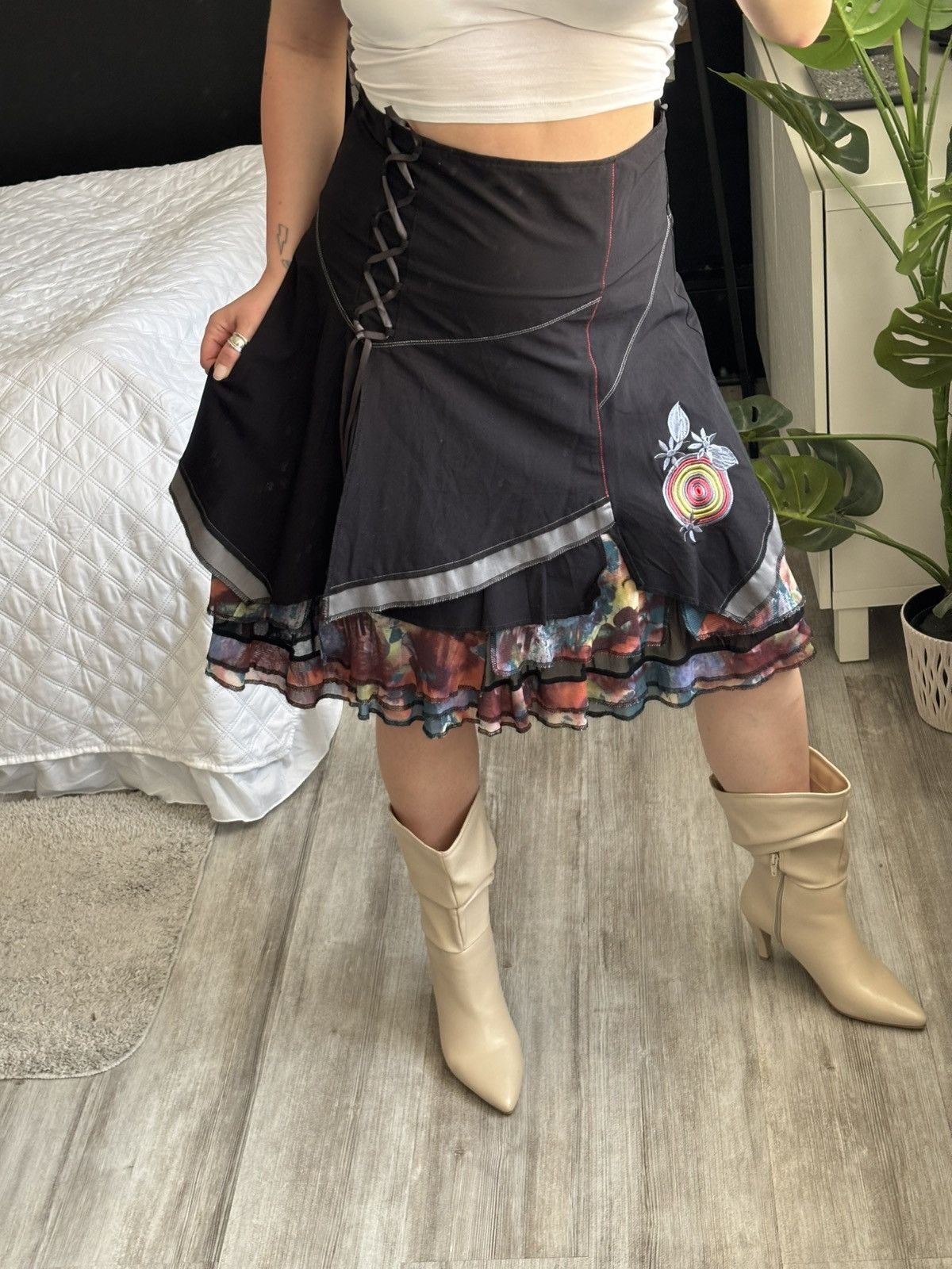 Joe Browns Vintage Joe Browns skirt M midi boho patterns embroidery Size 26" / US 2 / IT 38 - 1 Thumbnail