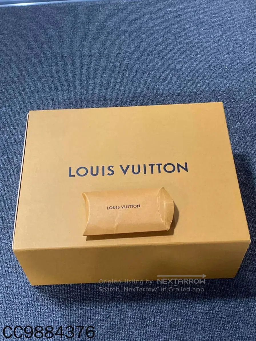 Louis Vuitton White Low-Top Sneakers Size 8. Size US 8 / EU 41 - 8 Thumbnail