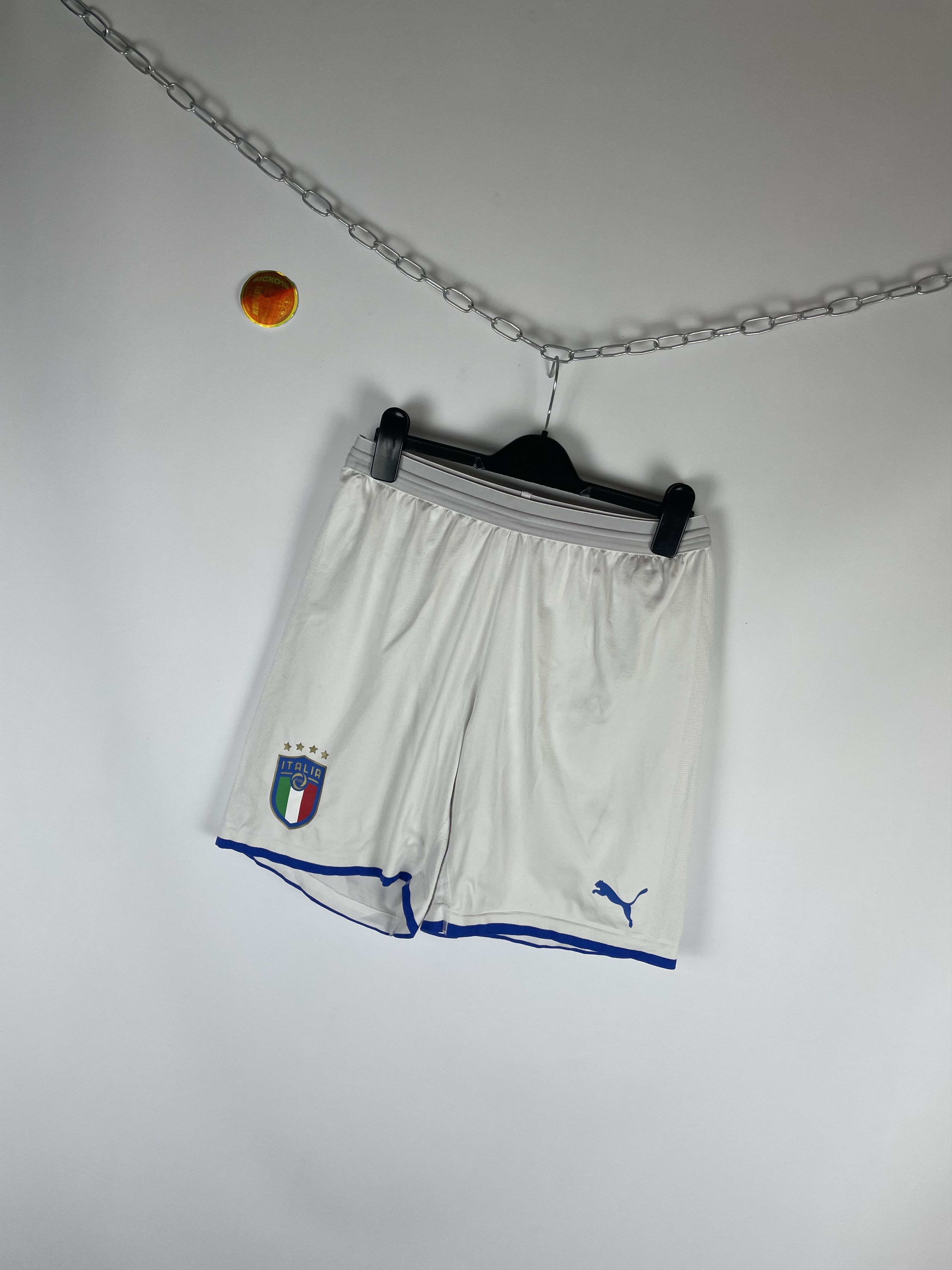 Puma Mens Vintage Puma Italy shorts soccer rare Size US 32 / EU 48 - 2 Thumbnail