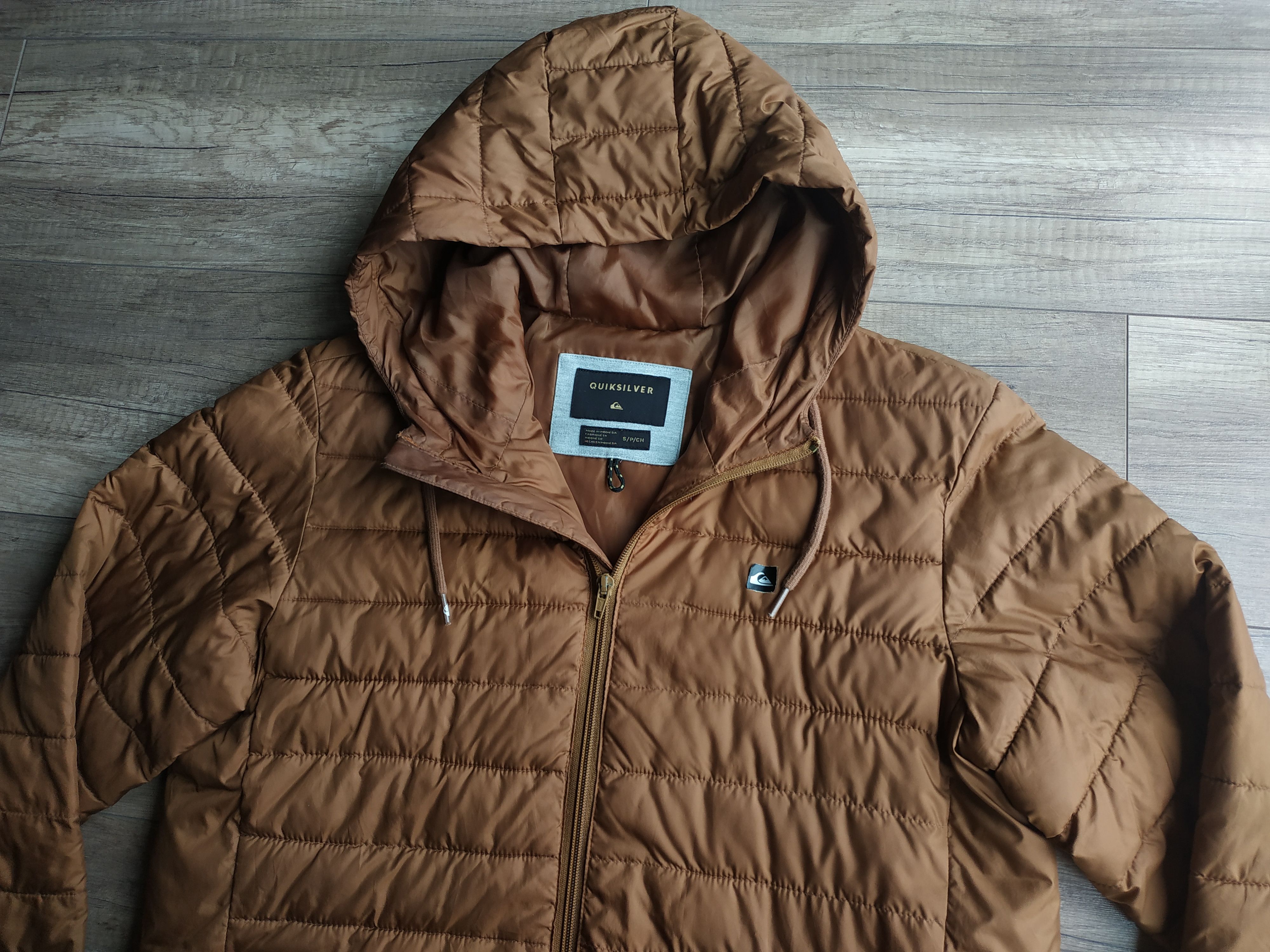 Quiksilver QUIKSILVER Men's Light Puffer Jacket, s. SMALL, fit. M Size US S / EU 44-46 / 1 - 2 Thumbnail