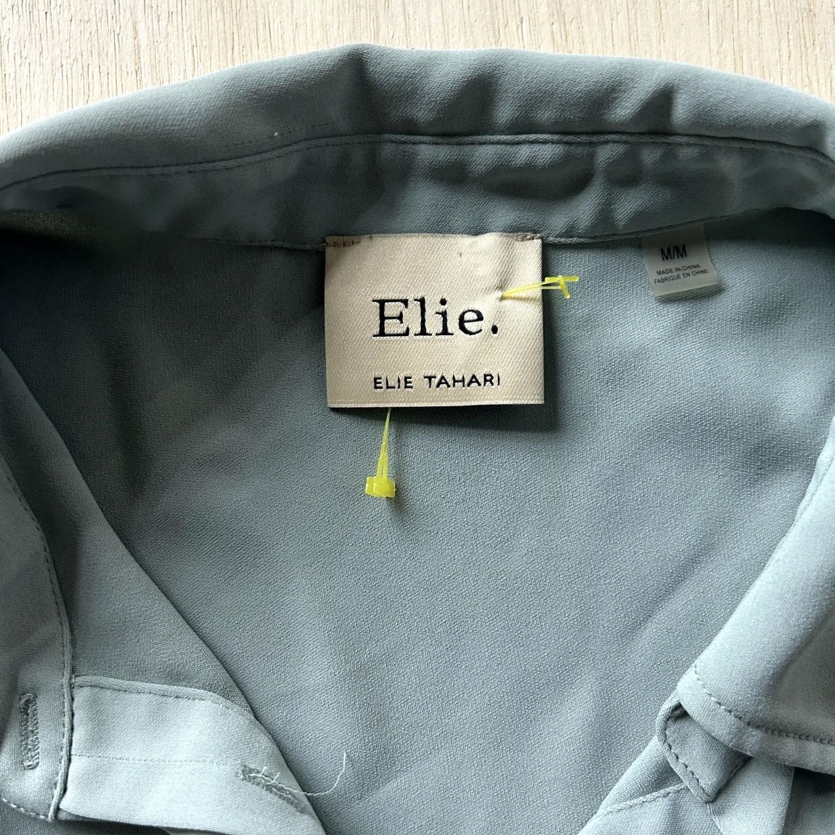 Elie Tahari Elie Tahari Shirt Womens M Green Collared Long Sleeve Button-Up Tunic Top Size M / US 6-8 / IT 42-44 - 2 Thumbnail