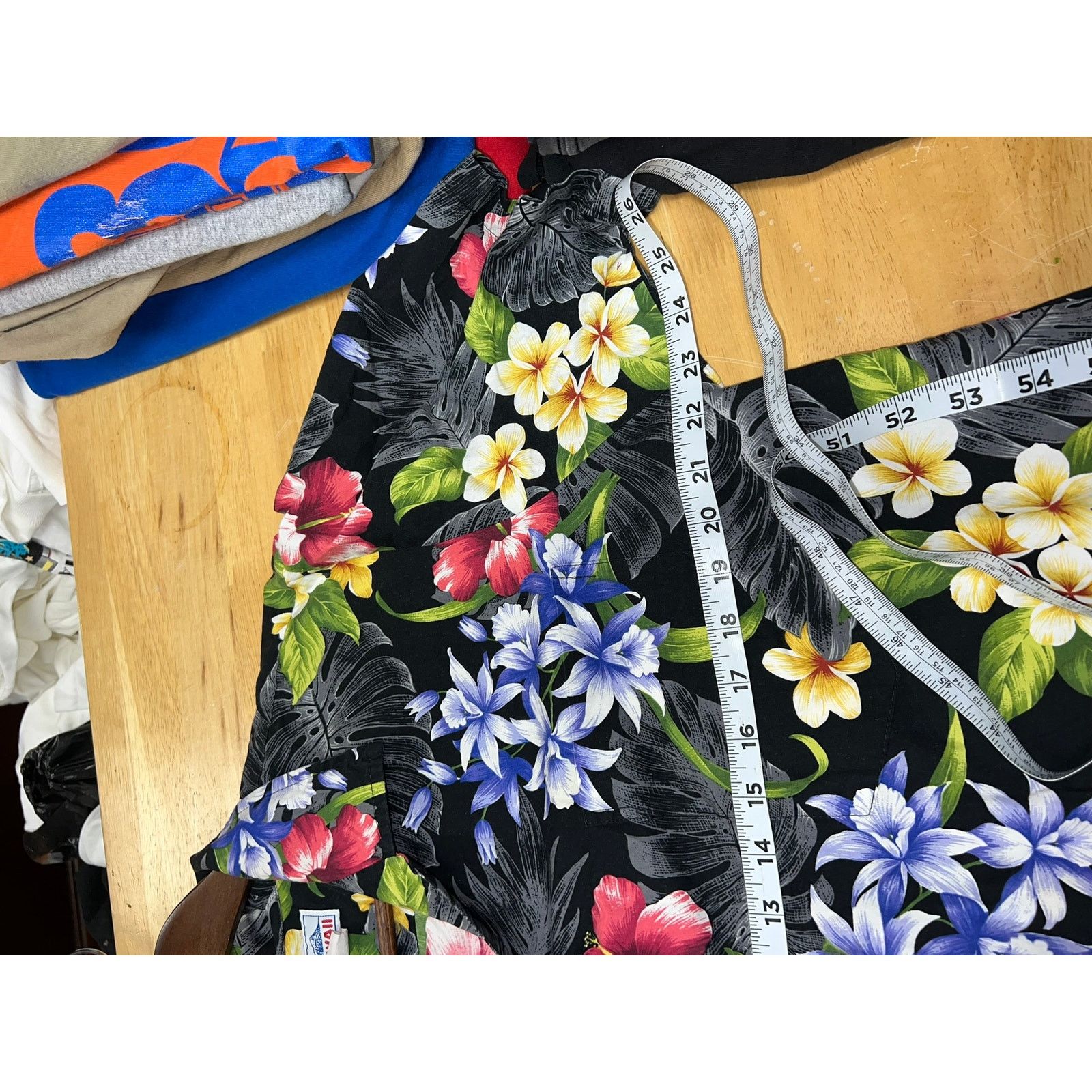 Vintage Vintage Hawaii Button Down Shirt Hawaiian Black Floral Tee Size US L / EU 52-54 / 3 - 10 Thumbnail