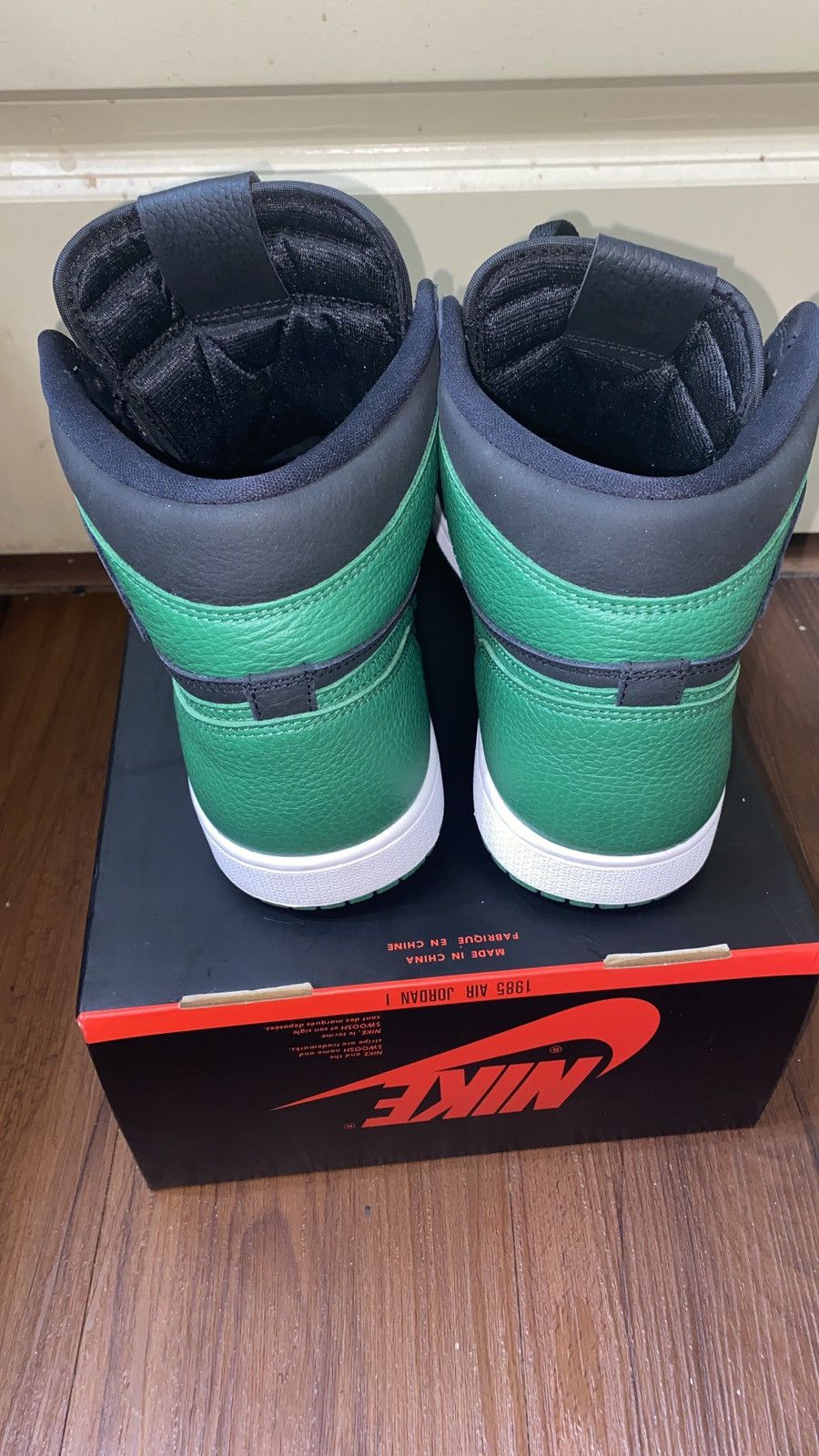 Jordan Brand Air Jordan 1 Retro High OG 2020 Pine Green Size US 11 / EU 44 - 4 Thumbnail