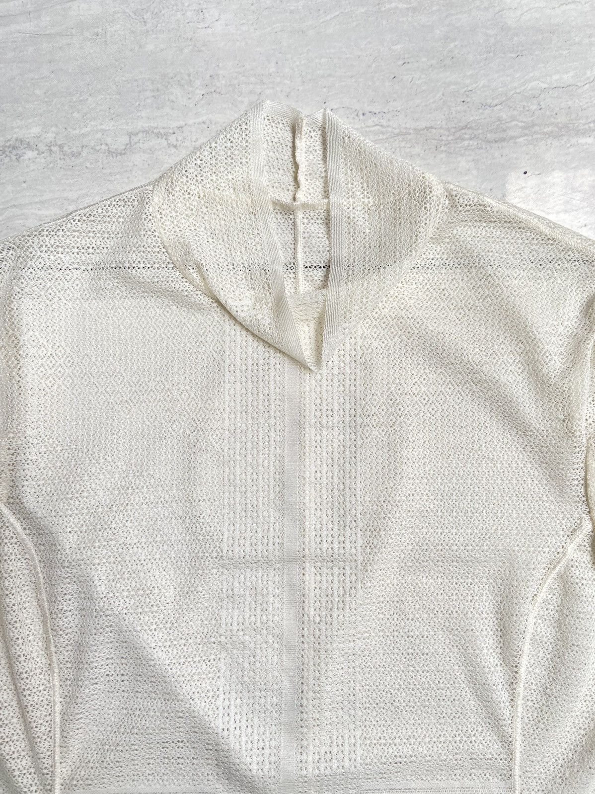 Uniqlo UNIQLO White Mesh T-shirt Size US XS / EU 42 / 0 - 8 Thumbnail